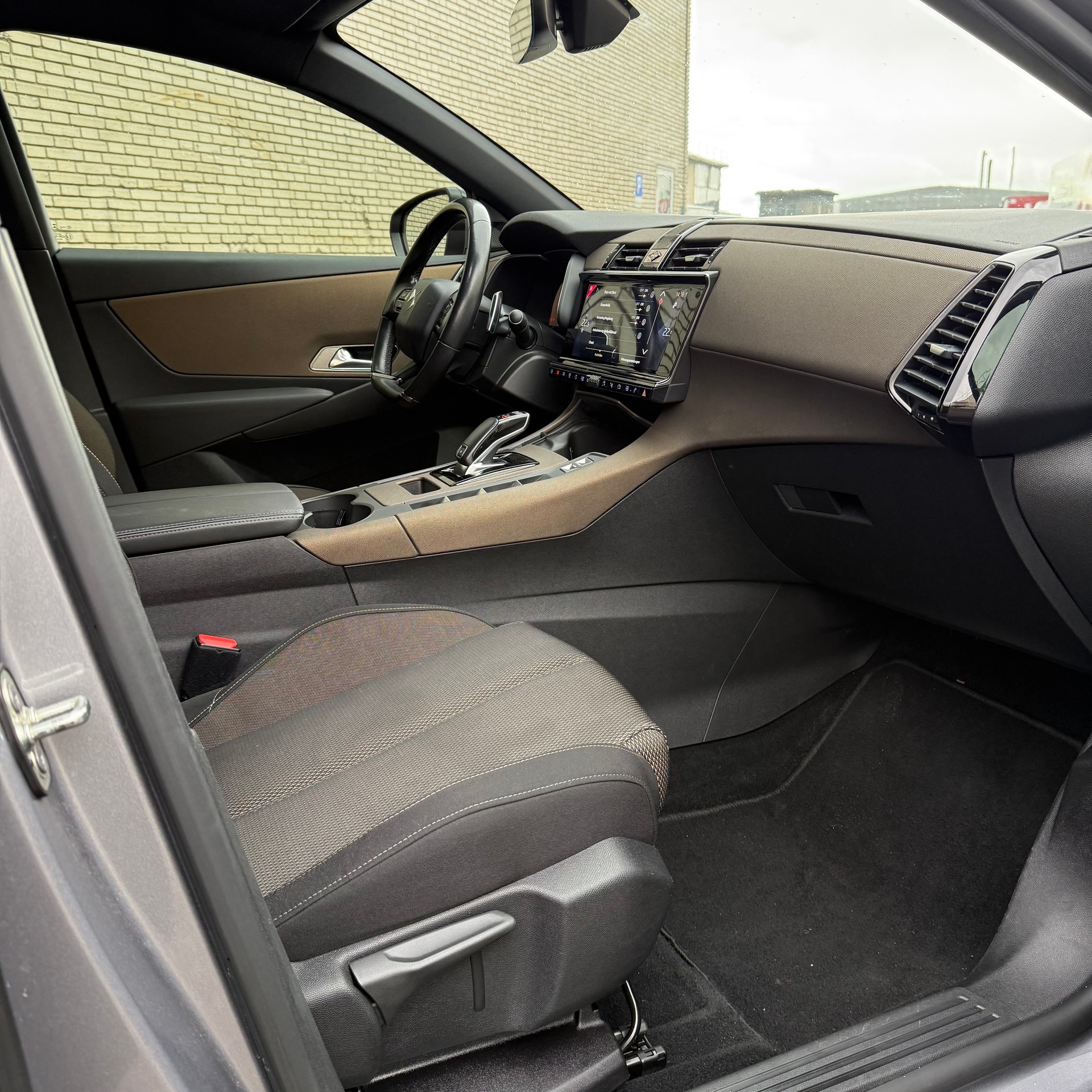 DS AUTOMOBILES DS 7 Crossback 1.6 PureTech Bastille+ EAT8 Swiss-image-14