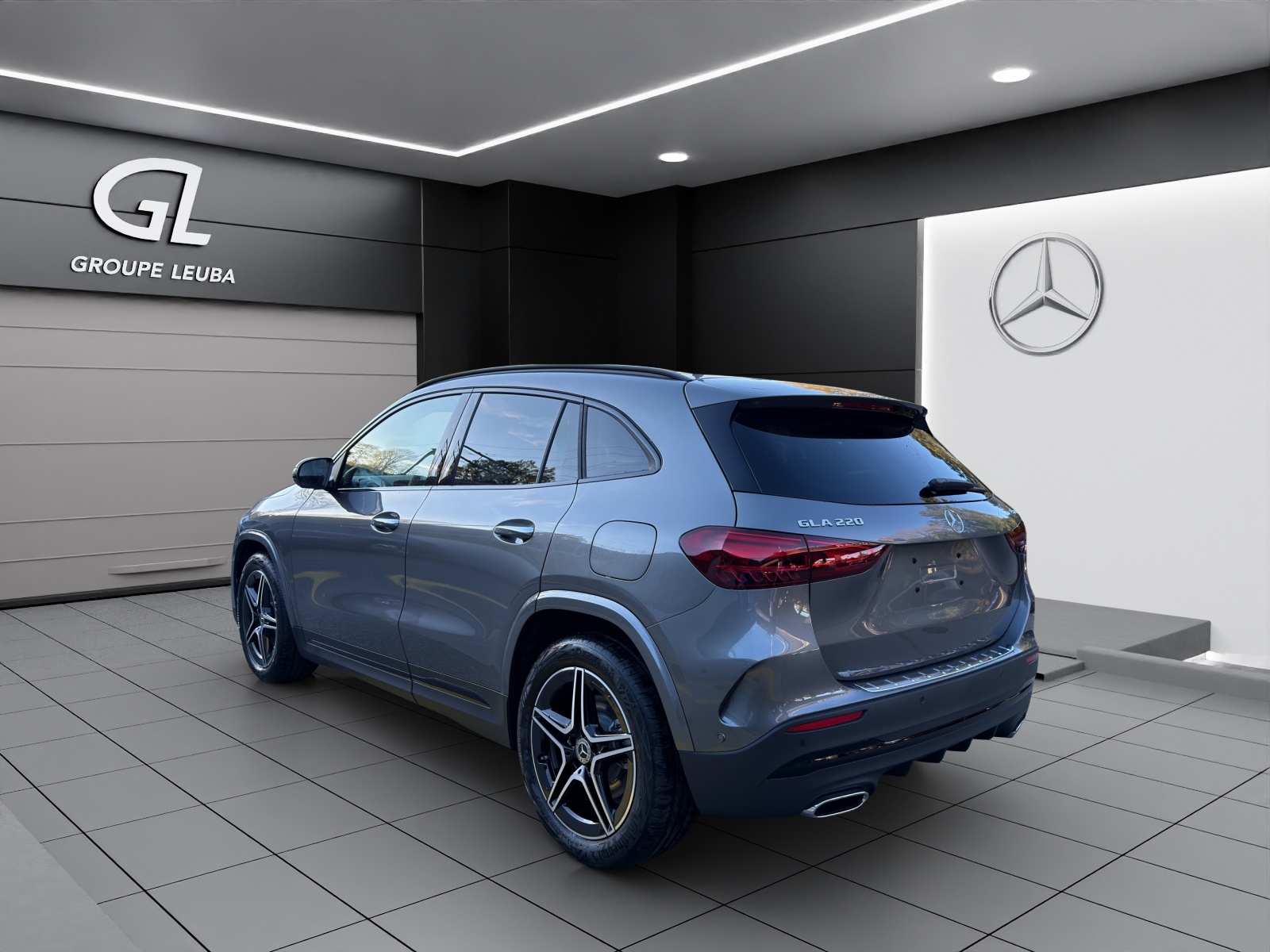 MERCEDES-BENZ GLA 220 4Matic 8G-DCT-showroom-element-3