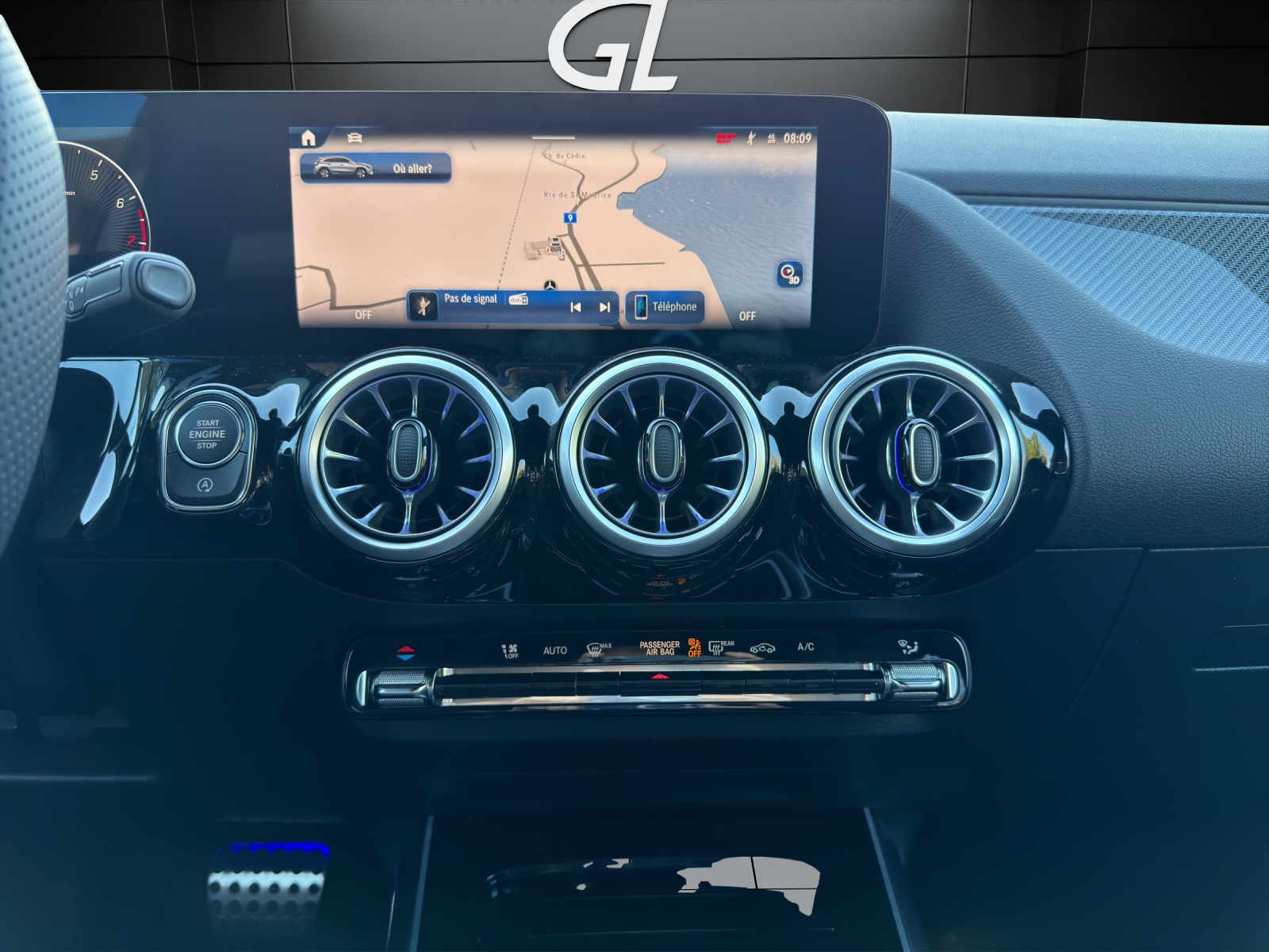 MERCEDES-BENZ GLA 220 4Matic 8G-DCT-image-11