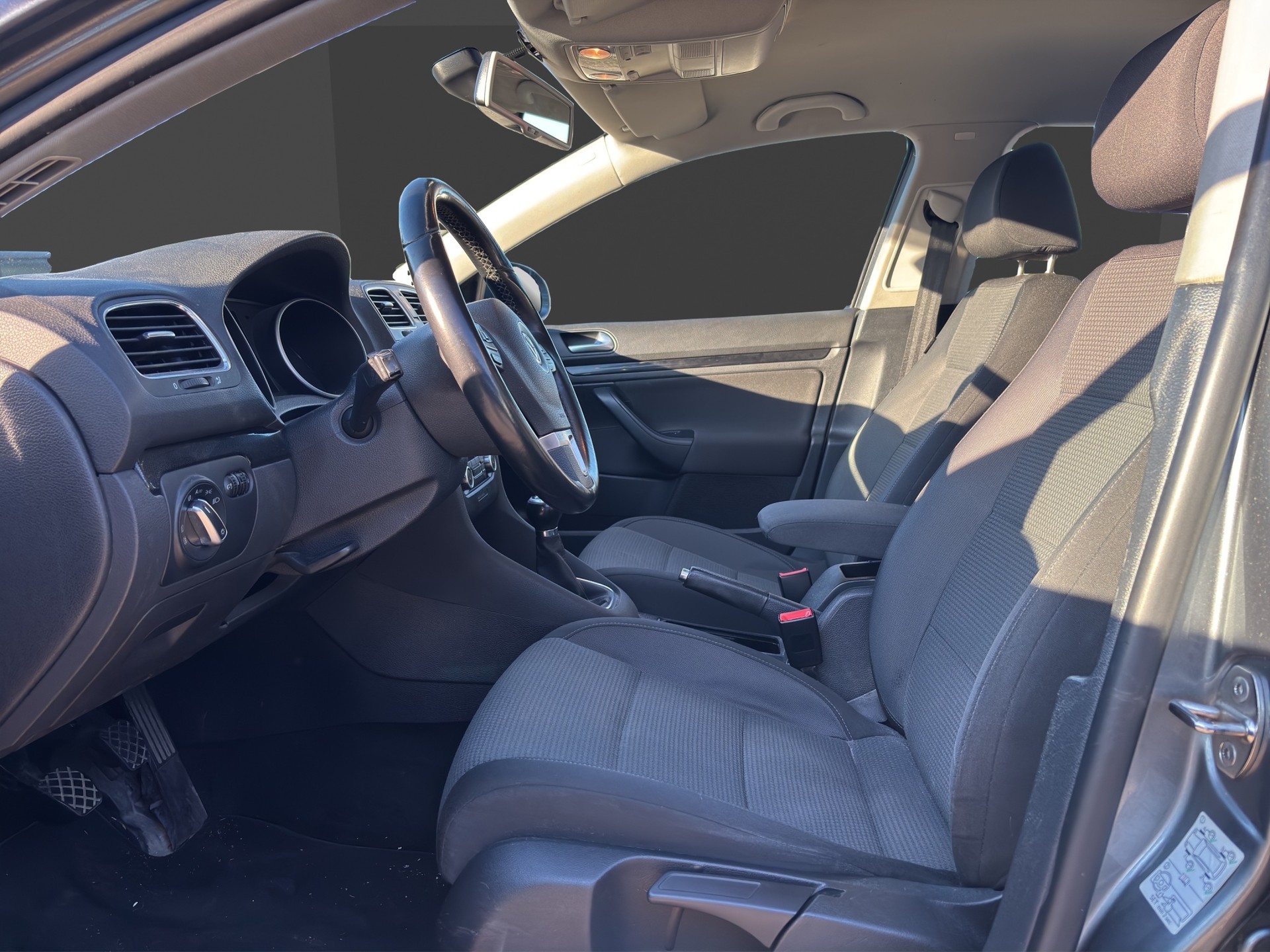VW Golf Variant 1.6 TDI Comfortline 4Motion-image-8