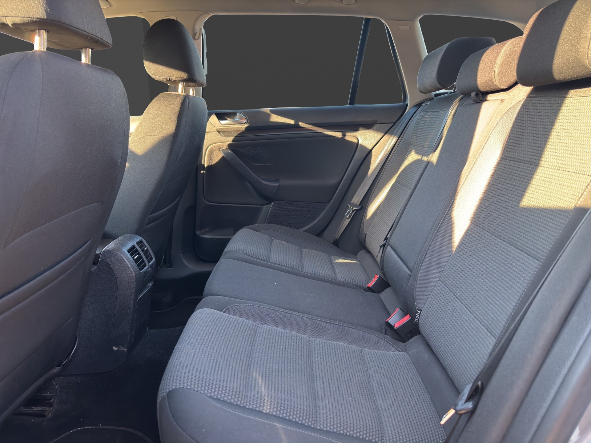 VW Golf Variant 1.6 TDI Comfortline 4Motion-image-12