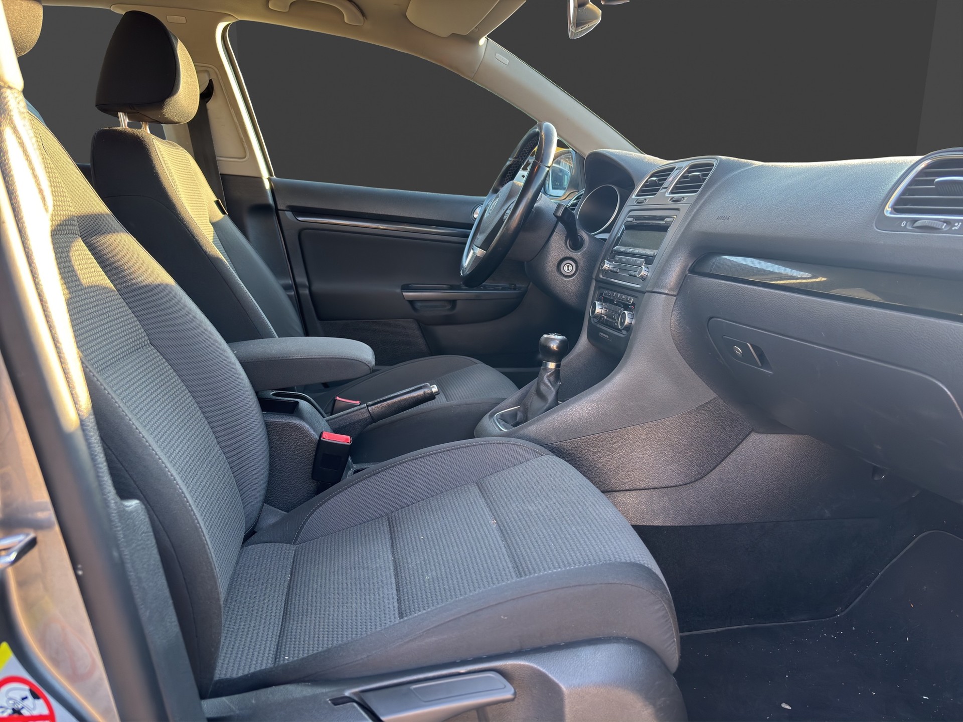 VW Golf Variant 1.6 TDI Comfortline 4Motion-image-14