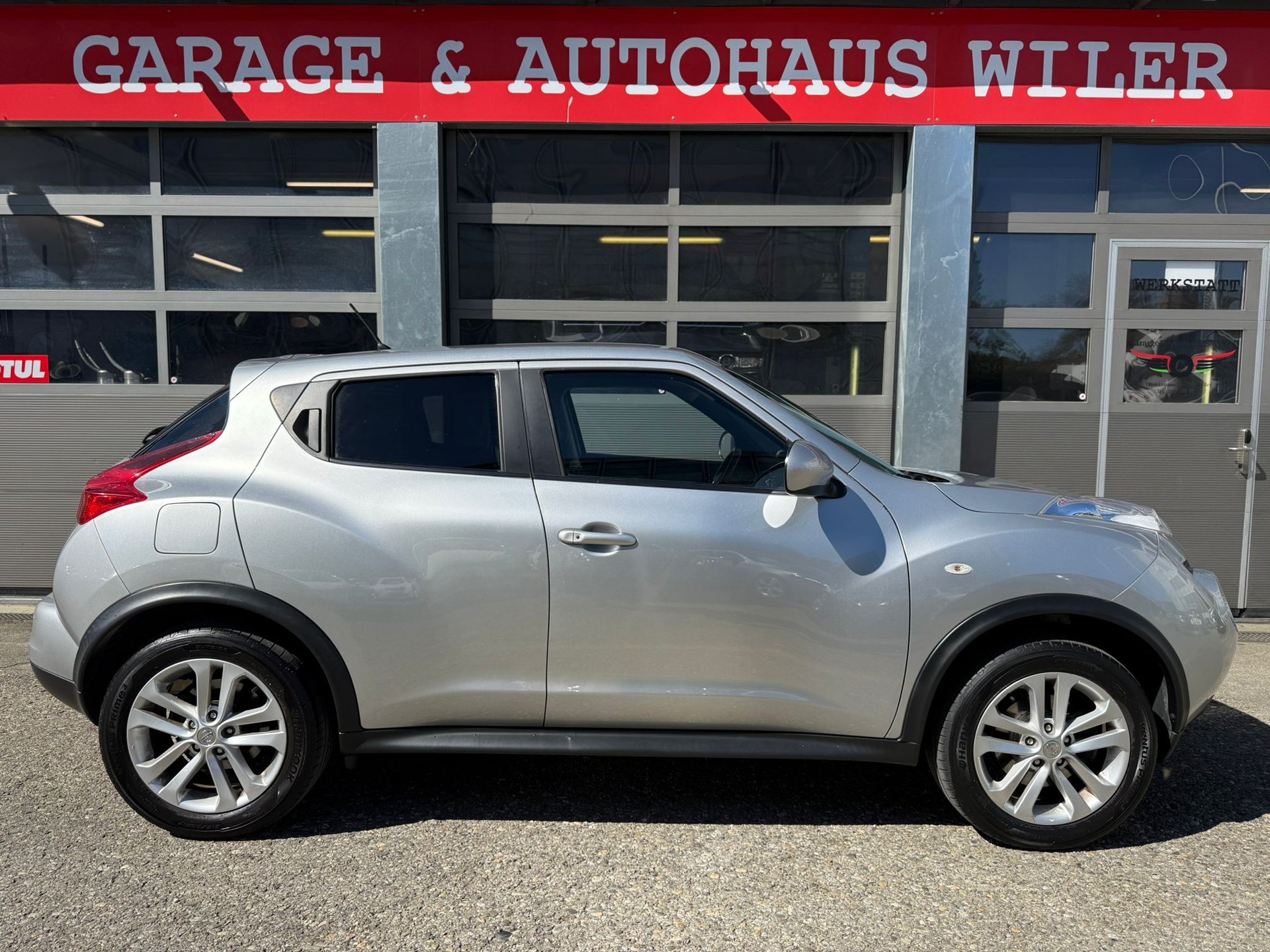 NISSAN Juke 1.6 DIG-T tekna 4x4 Xtronic M-CVT-image-3