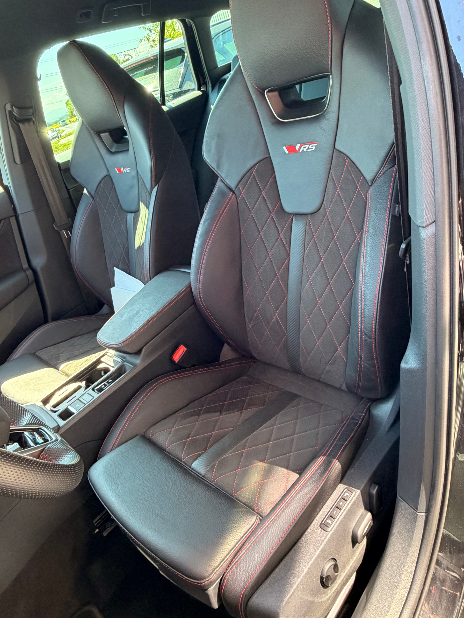 SKODA Octavia Combi 2.0 TSI DSG RS-image-7