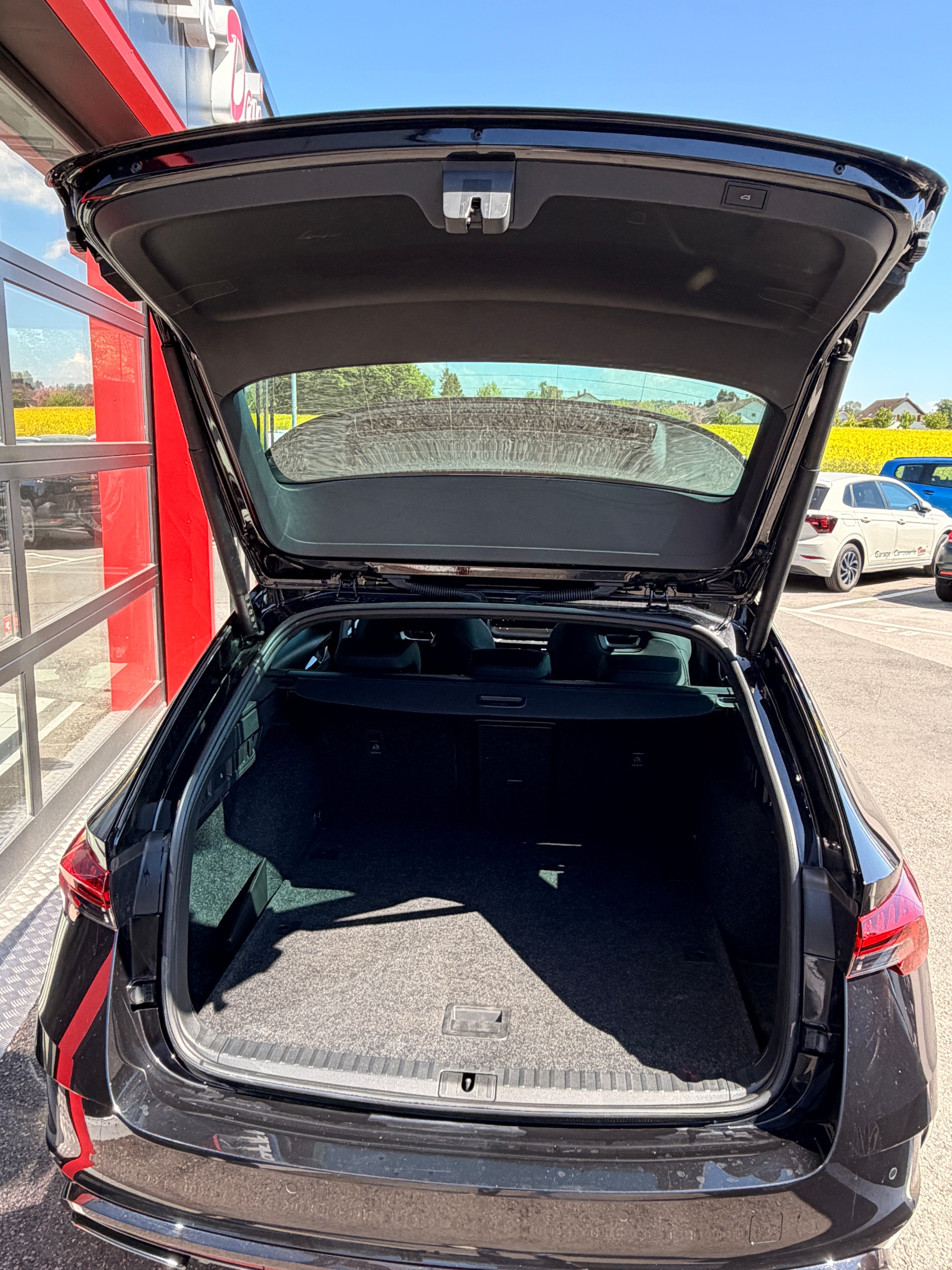 SKODA Octavia Combi 2.0 TSI DSG RS-image-5