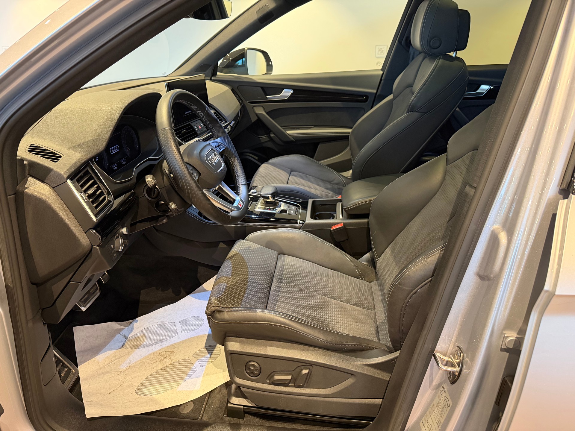 AUDI Q5 Sportback 2.0 45 TFSI S Line quattro S-Tronic-image-13