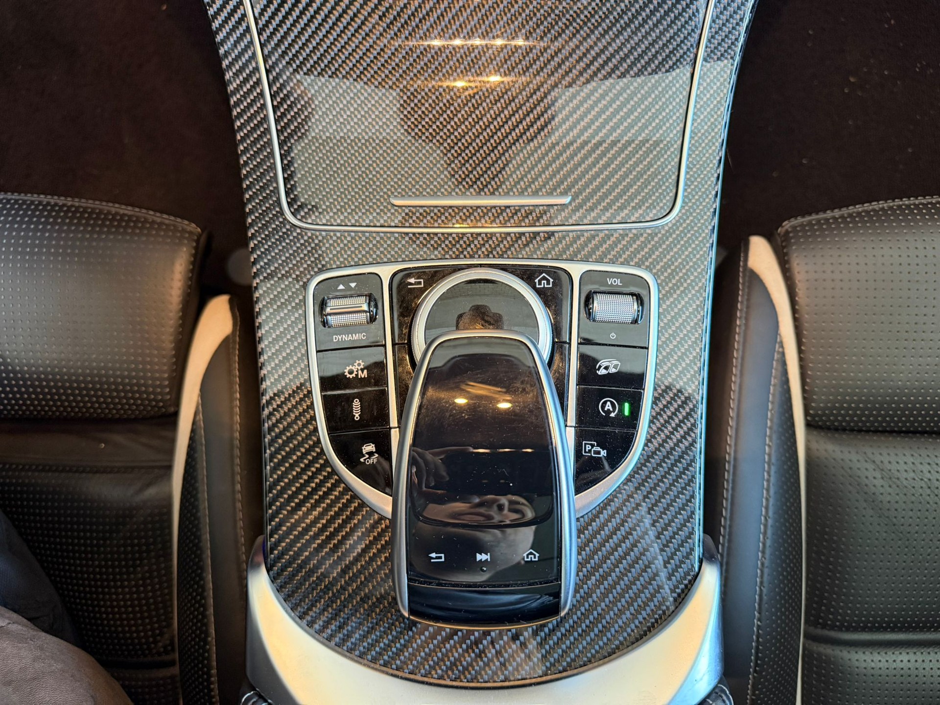 MERCEDES-BENZ C 63 S AMG 9G-tronic-image-11
