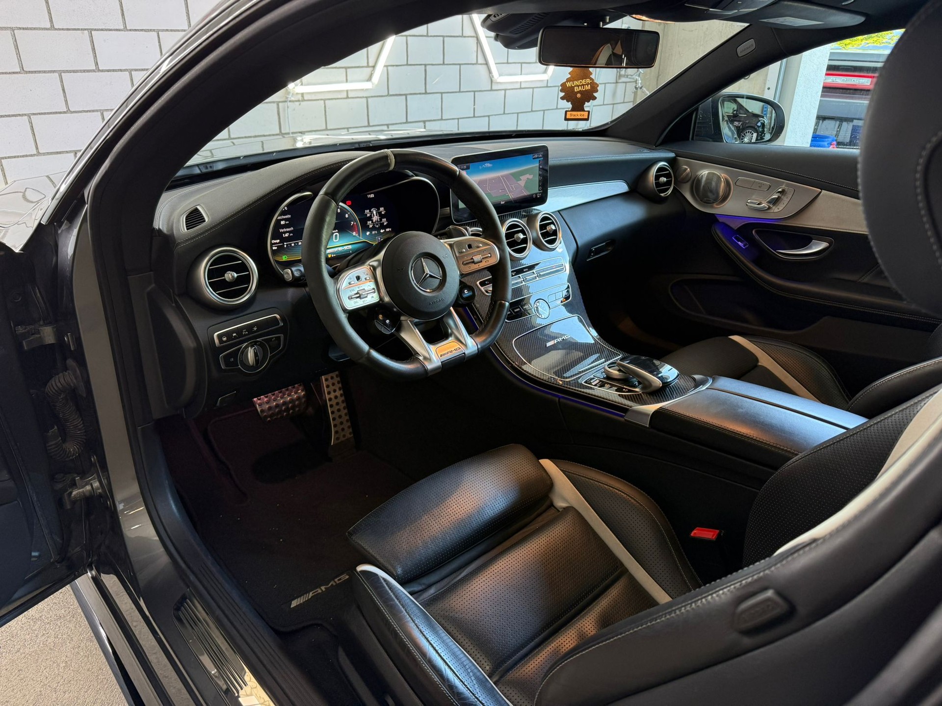 MERCEDES-BENZ C 63 S AMG 9G-tronic-image-6