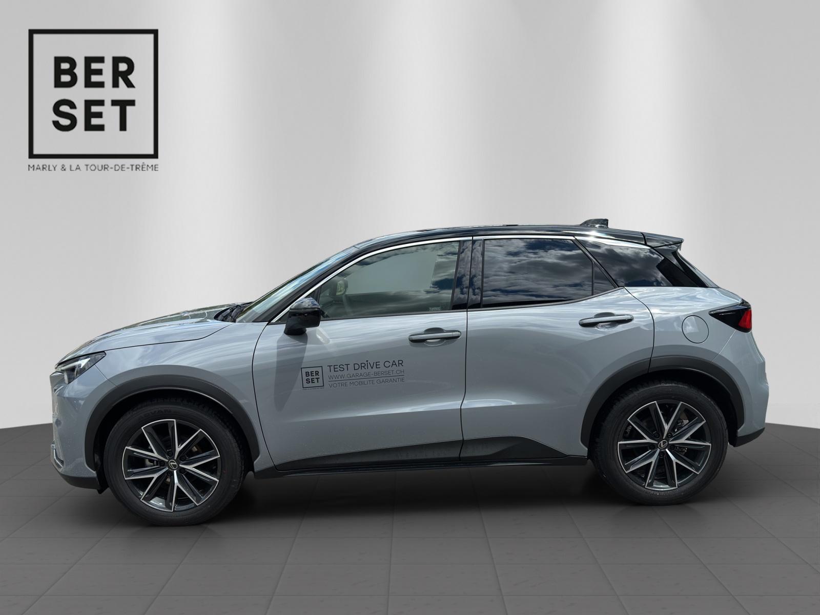 LEXUS LBX 1.5 Hybrid Emotion AWD-showroom-element-2