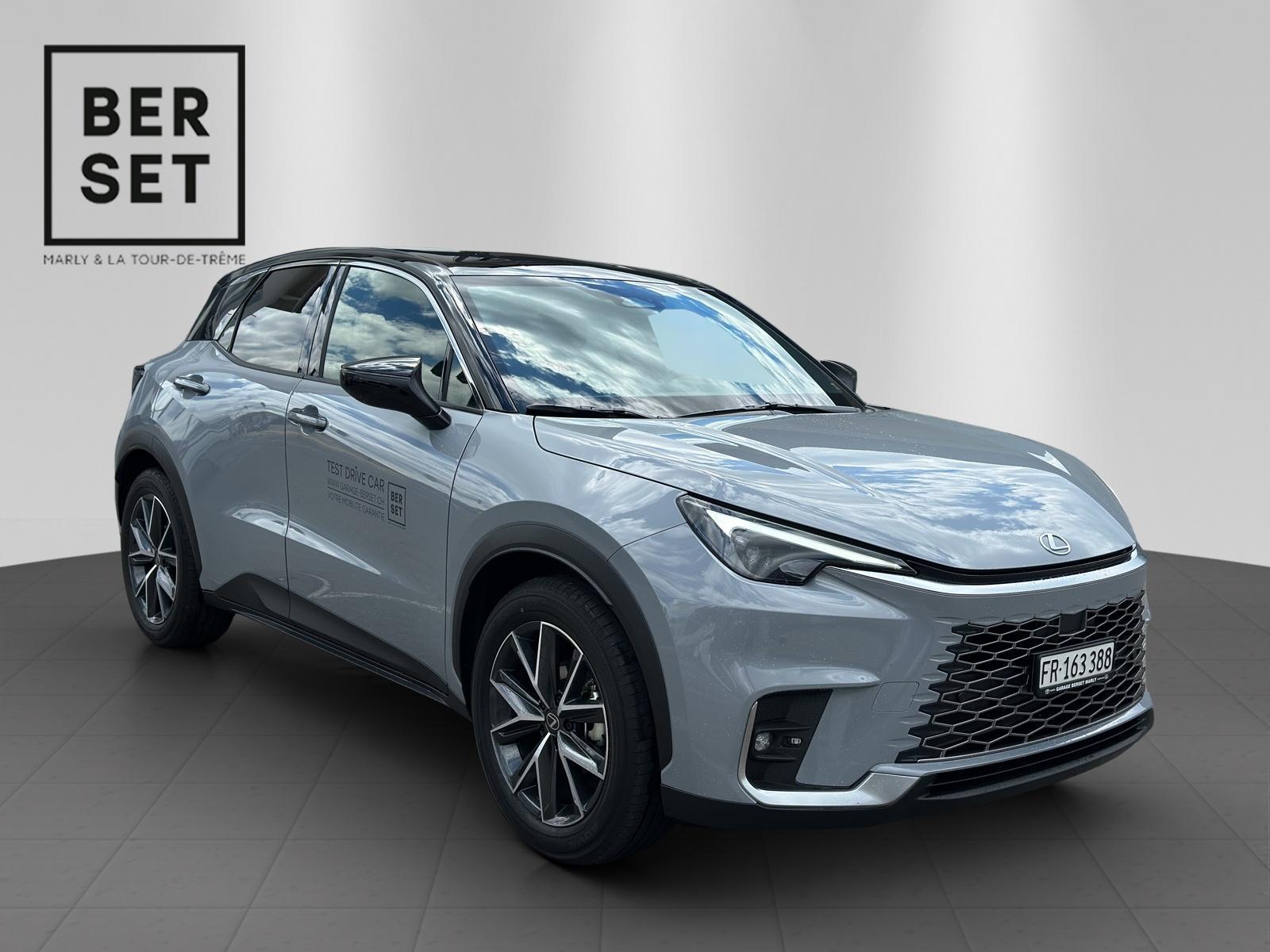 LEXUS LBX 1.5 Hybrid Emotion AWD-image-4