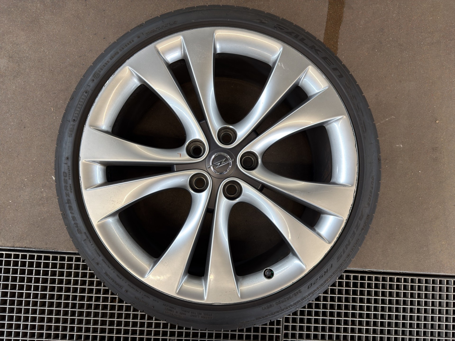 OPEL Insignia 2.0 Turbo Edition-image-15