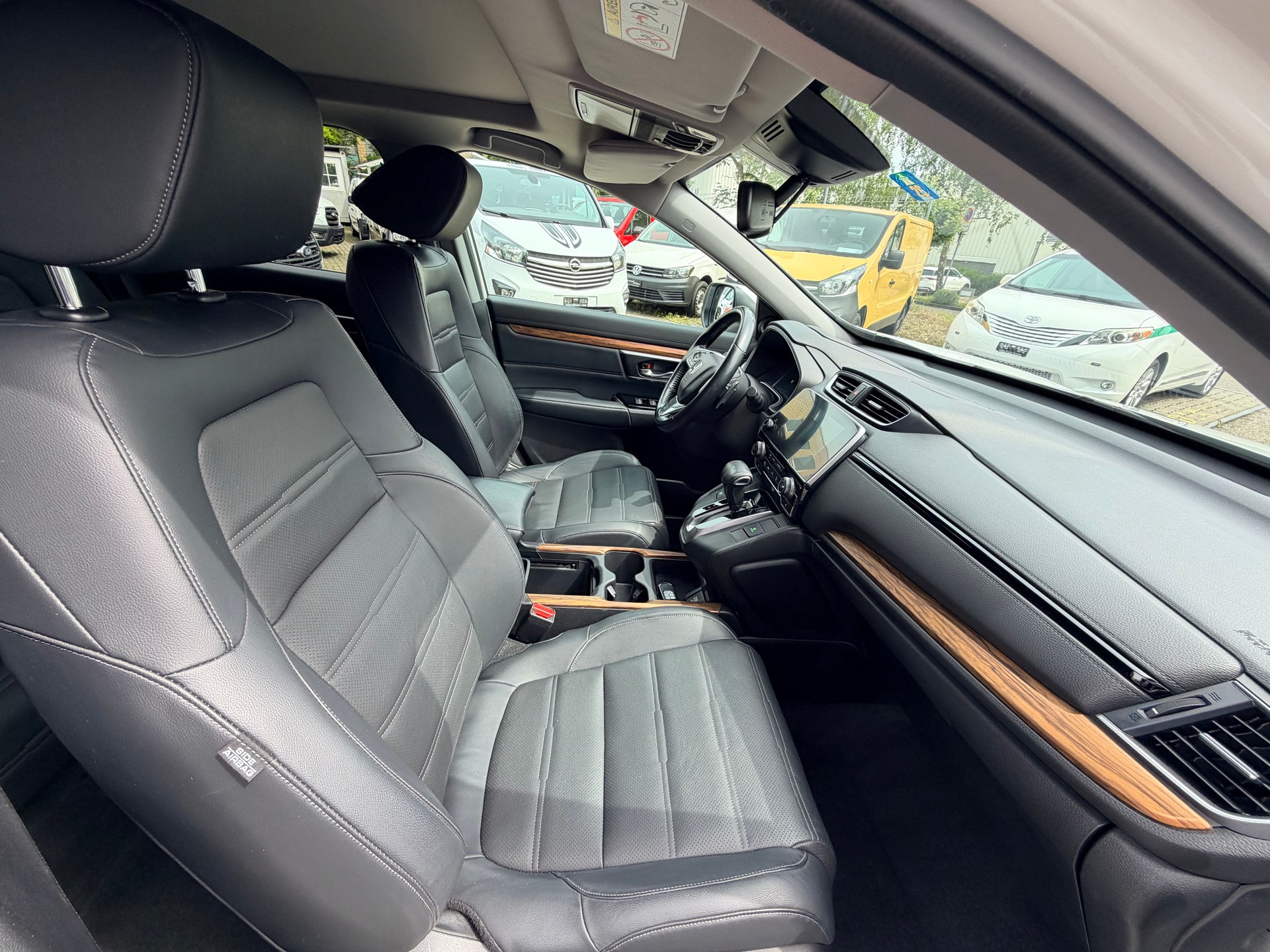 HONDA CR-V 1.5 i-VTEC Executive 4WD Automatic-image-8