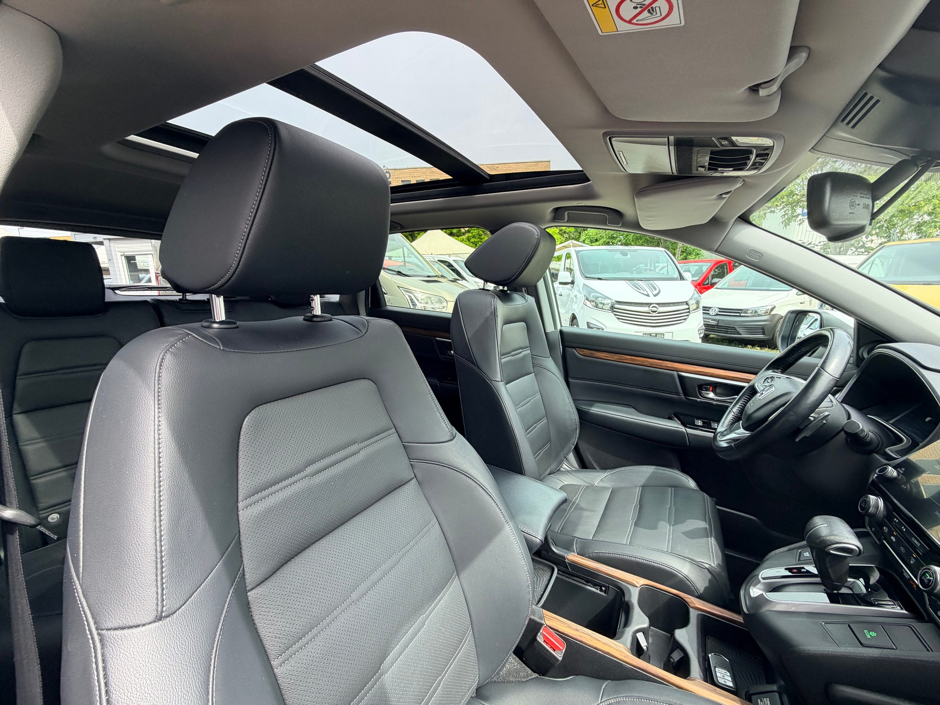 HONDA CR-V 1.5 i-VTEC Executive 4WD Automatic-image-11
