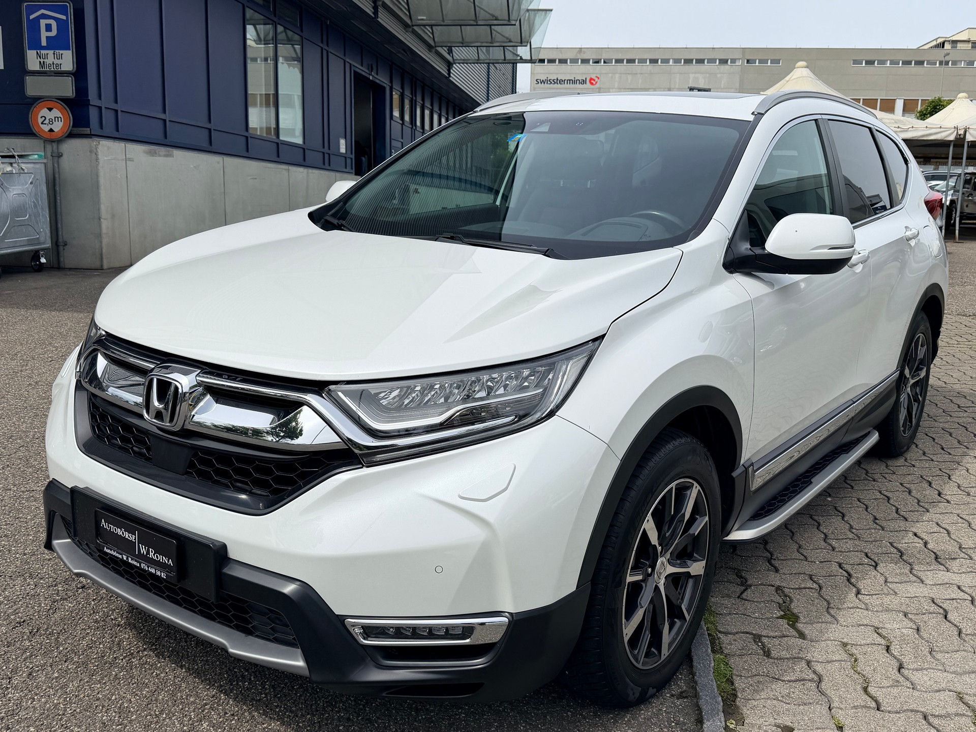 HONDA CR-V 1.5 i-VTEC Executive 4WD Automatic-image-6