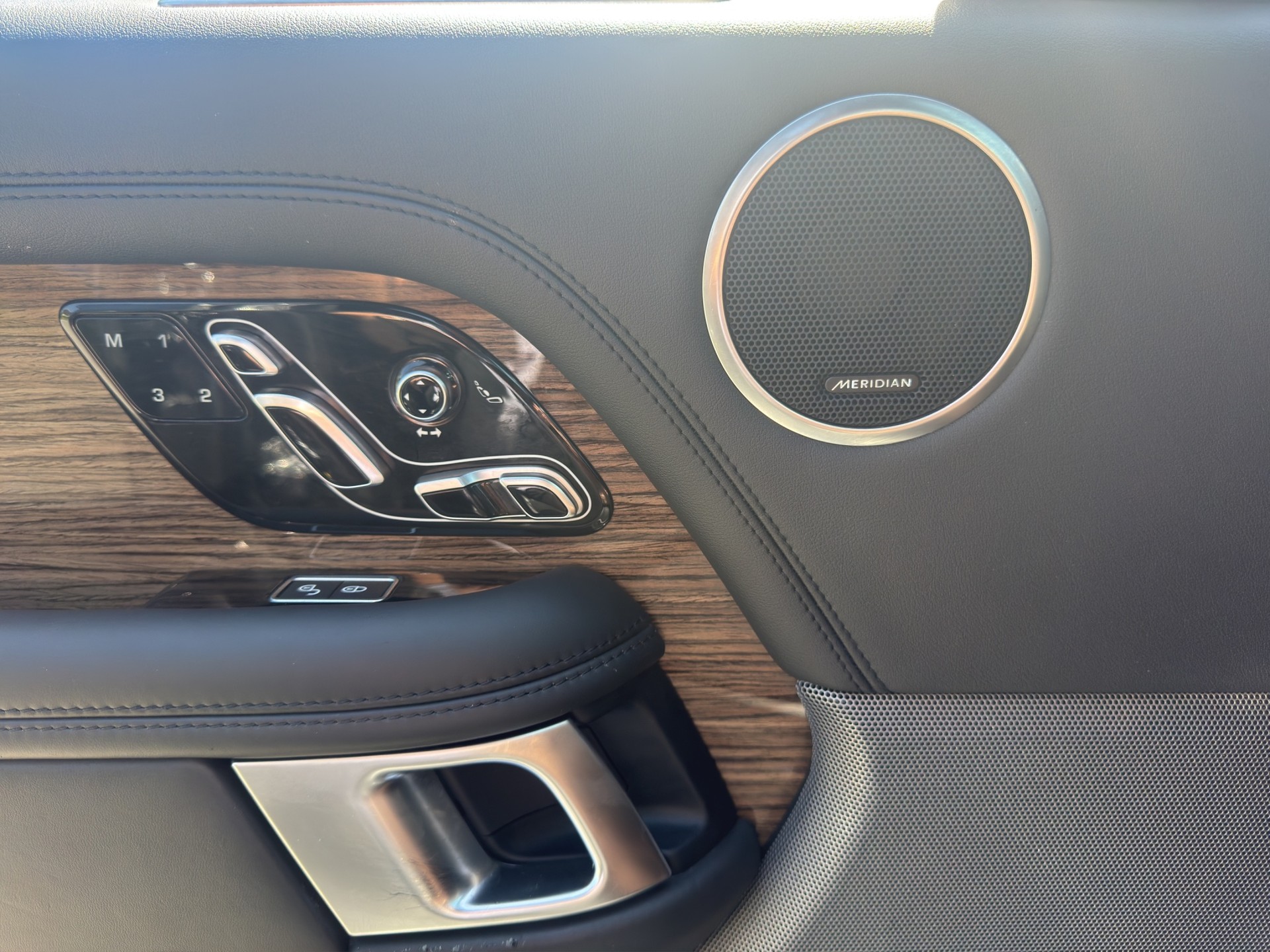 LAND ROVER Range Rover 2.0 Si4 P400e PHEV AutobiographyAutomatic-image-10