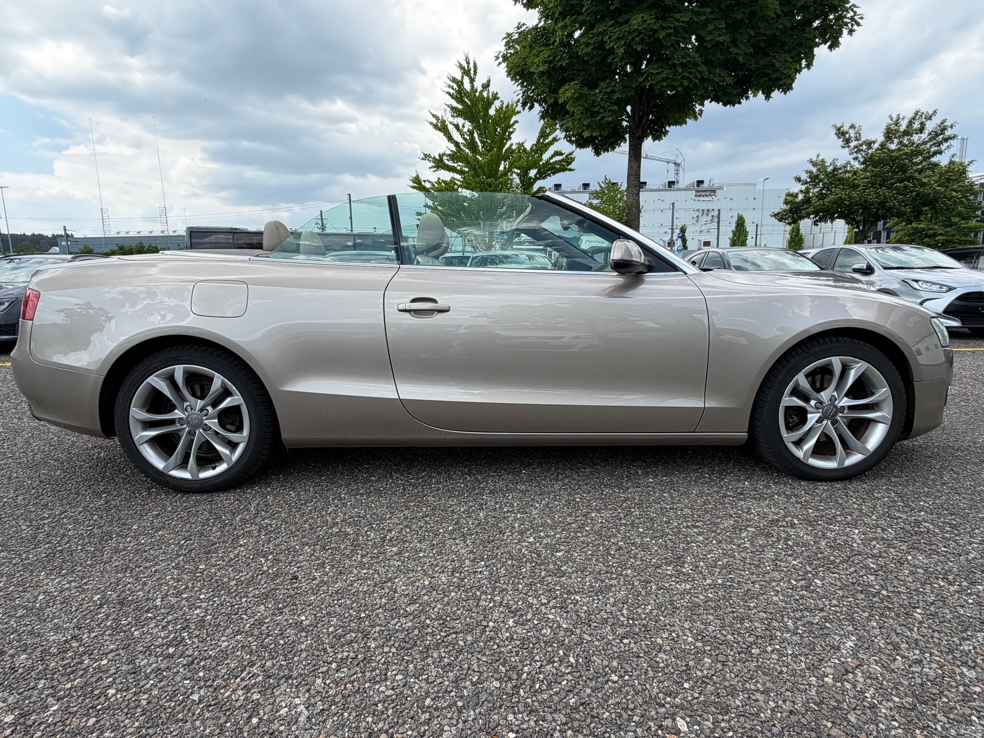 AUDI A5 Cabriolet 2.0 TFSI multitronic ***MFK 26.05.2026***-showroom-element-3