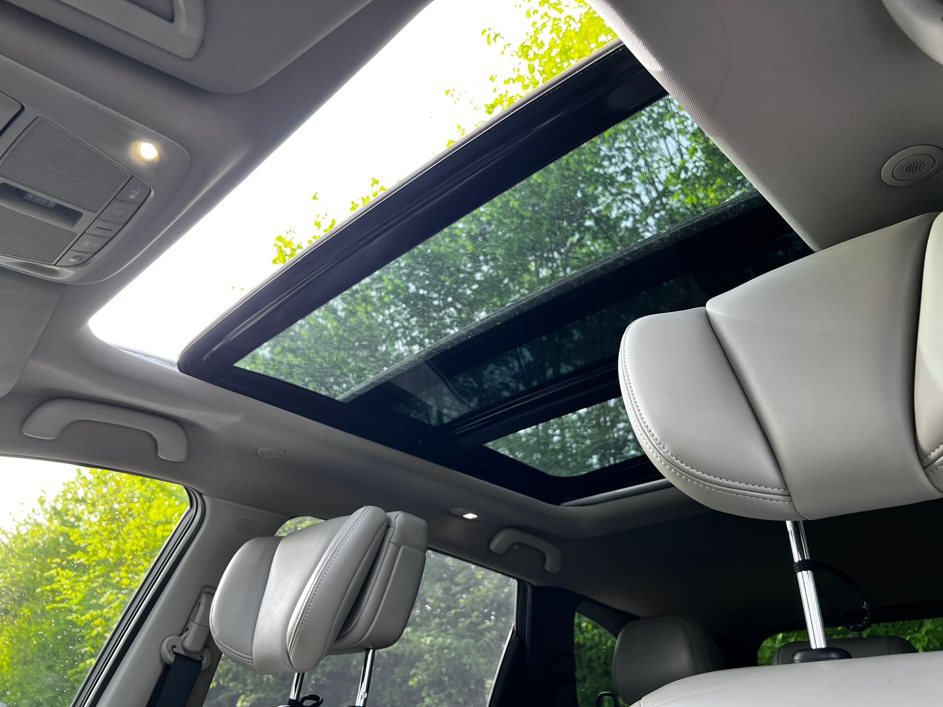 RENAULT Koleos 2.0 dCi Initiale Paris 4x4 Xtronic CVT-image-11