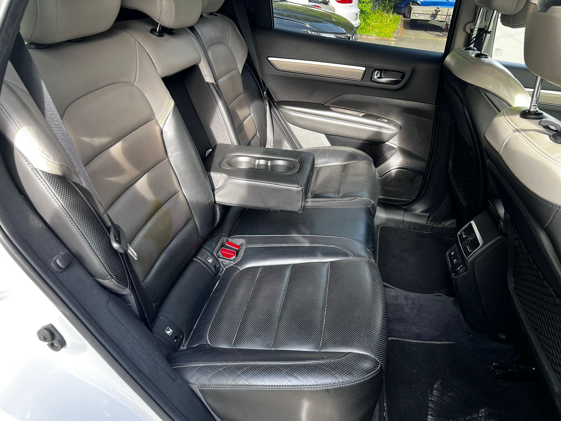 RENAULT Koleos 2.0 dCi Initiale Paris 4x4 Xtronic CVT-image-8