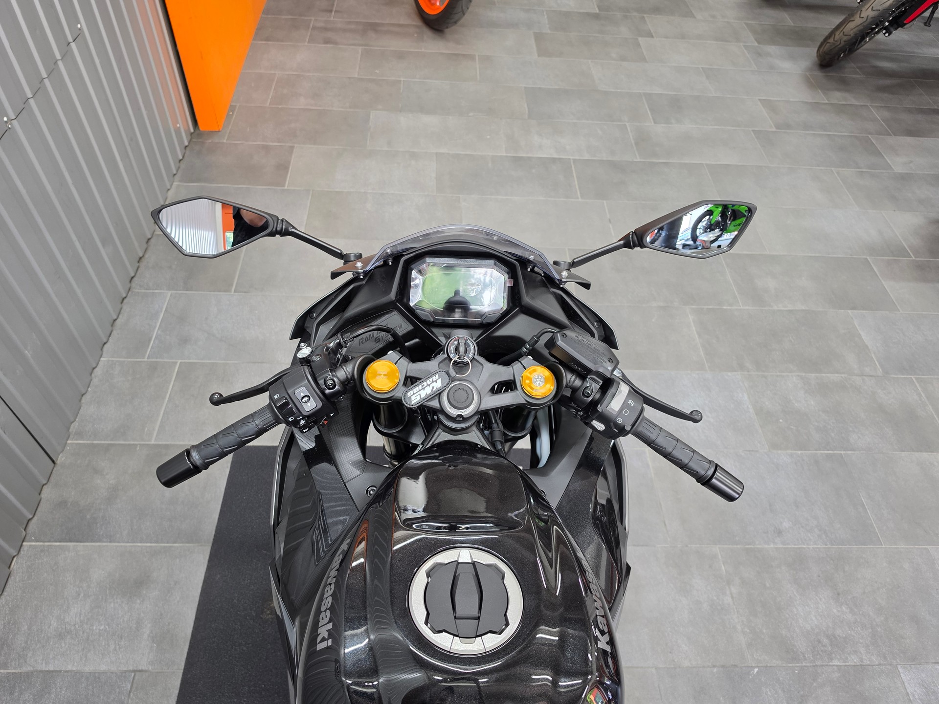 KAWASAKI Ninja ZX-4RR-image-3