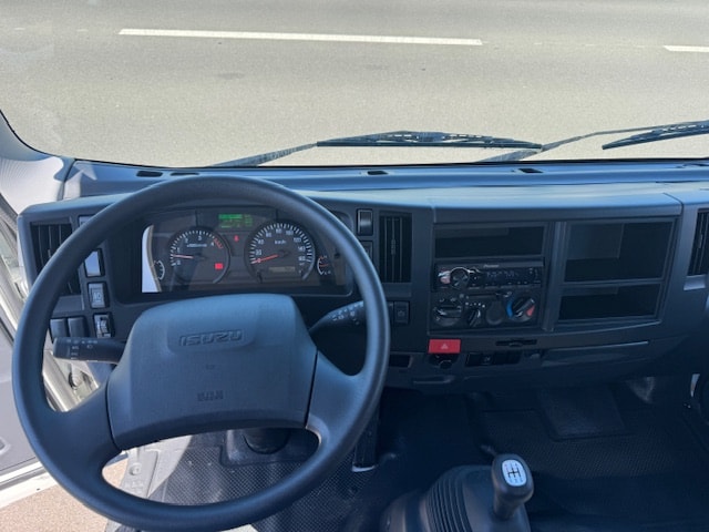 ISUZU NLR88 3.5 t Anhängelast Brücke l 182 cm b 322 cm-image-12