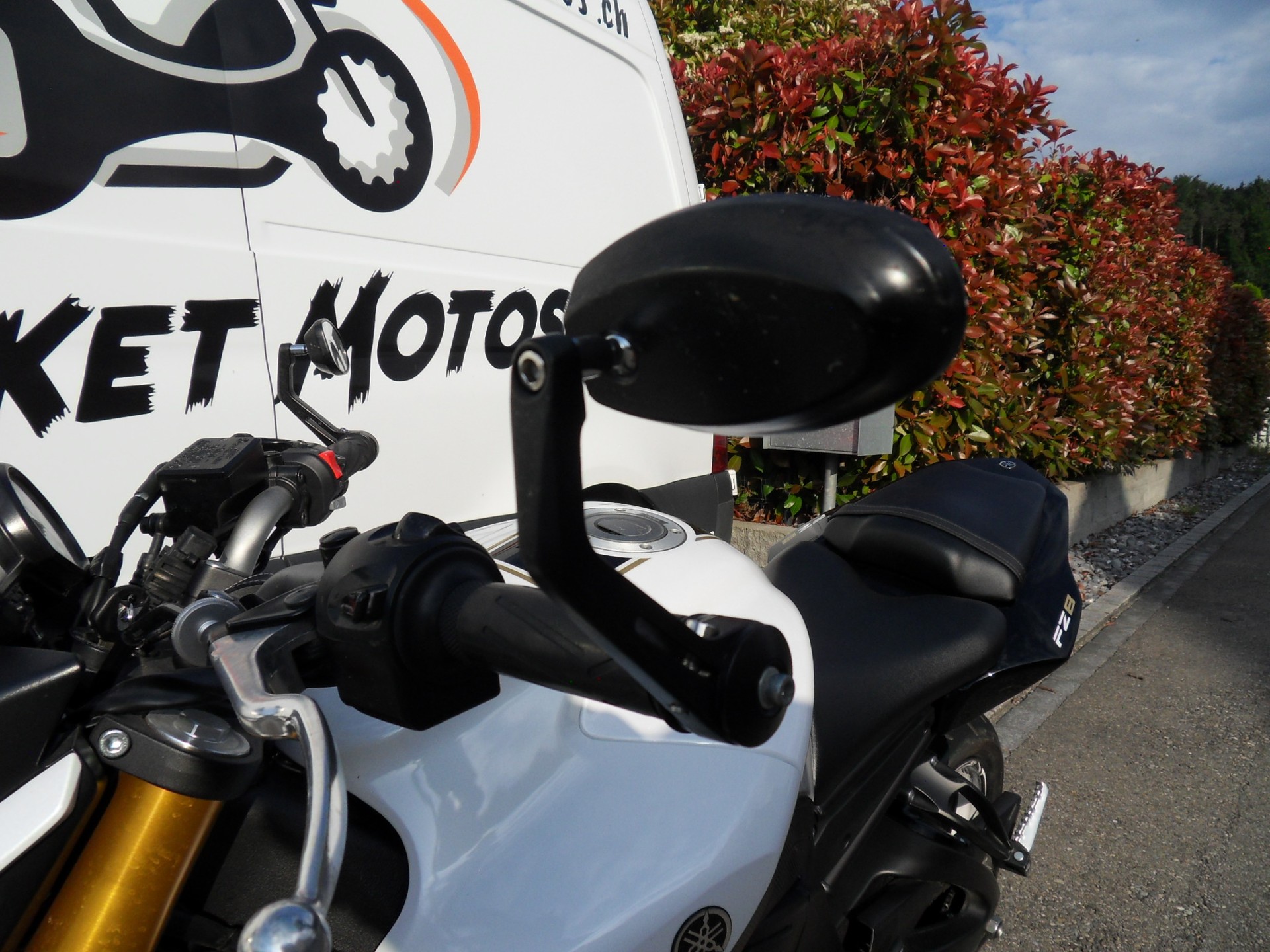 YAMAHA FZ8 N ABS-image-9