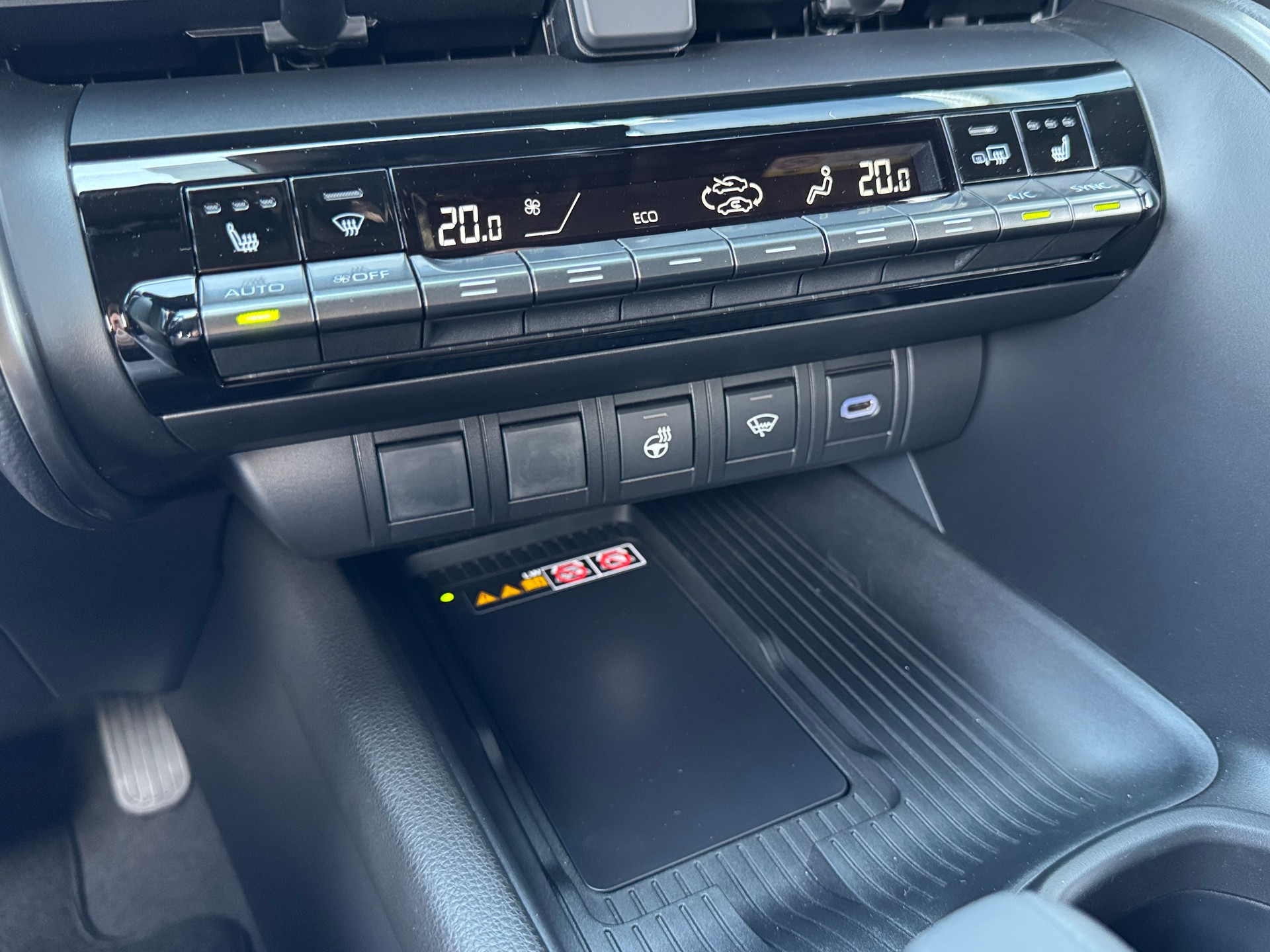 TOYOTA C-HR 1.8 HSD CVT Swiss Edition-image-21