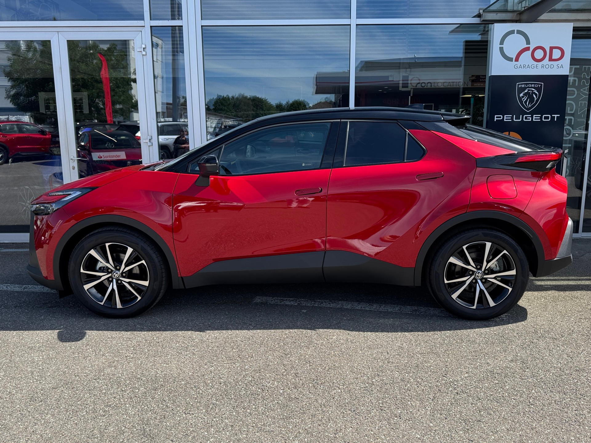 TOYOTA C-HR 1.8 HSD CVT Swiss Edition-image-4