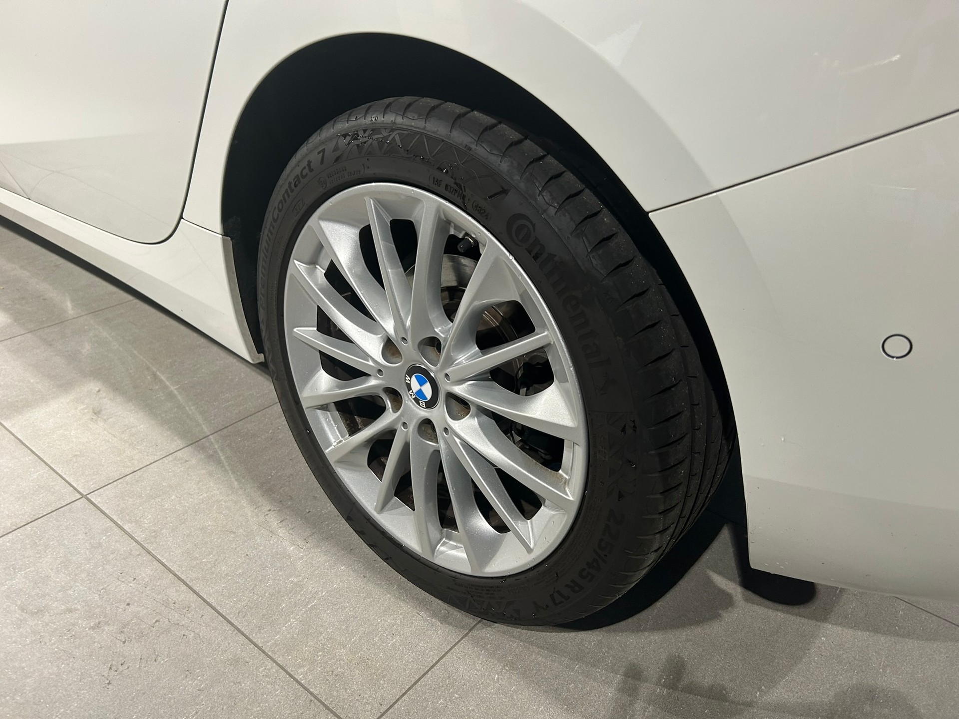 BMW 118i Essential Edition Steptronic-image-17