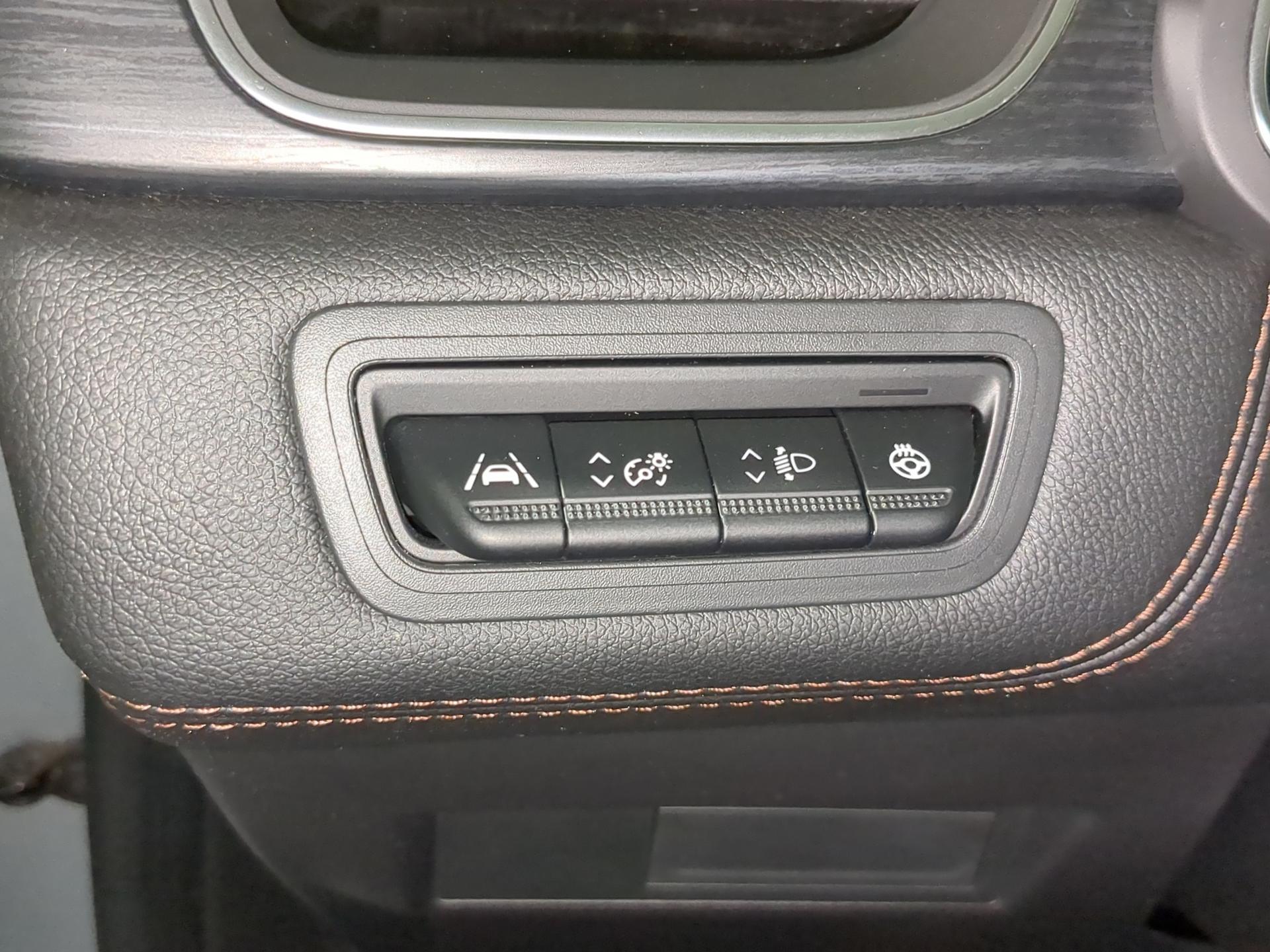 RENAULT Captur 1.6 E-Tech 145 E-Tech Iconic DHT-image-18