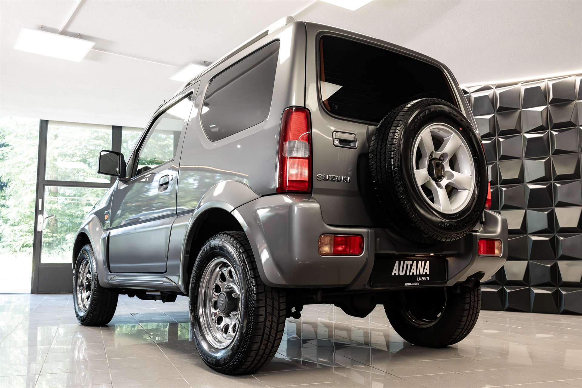 SUZUKI Jimny 1.5 TDI GL Top 25th Anniversary Ed.-image-18