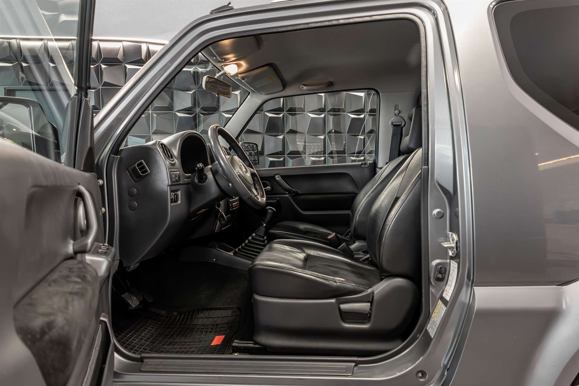 SUZUKI Jimny 1.5 TDI GL Top 25th Anniversary Ed.-image-7