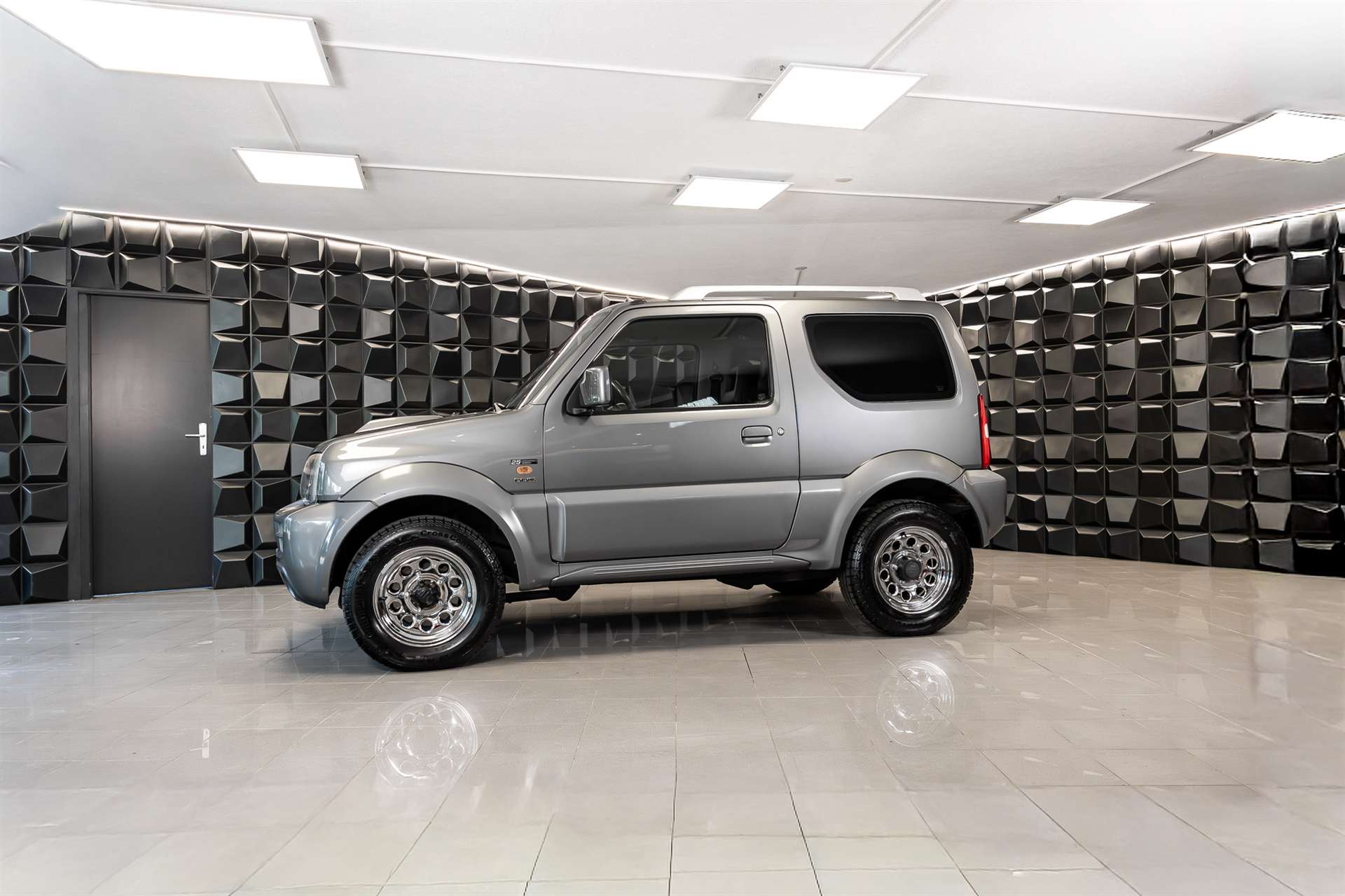 SUZUKI Jimny 1.5 TDI GL Top 25th Anniversary Ed.-showroom-element-1