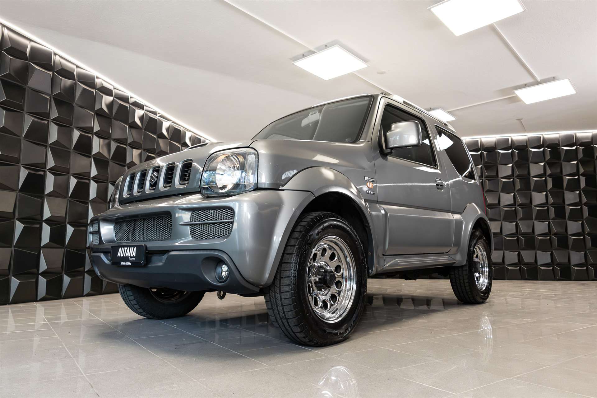 SUZUKI Jimny 1.5 TDI GL Top 25th Anniversary Ed.-image-13