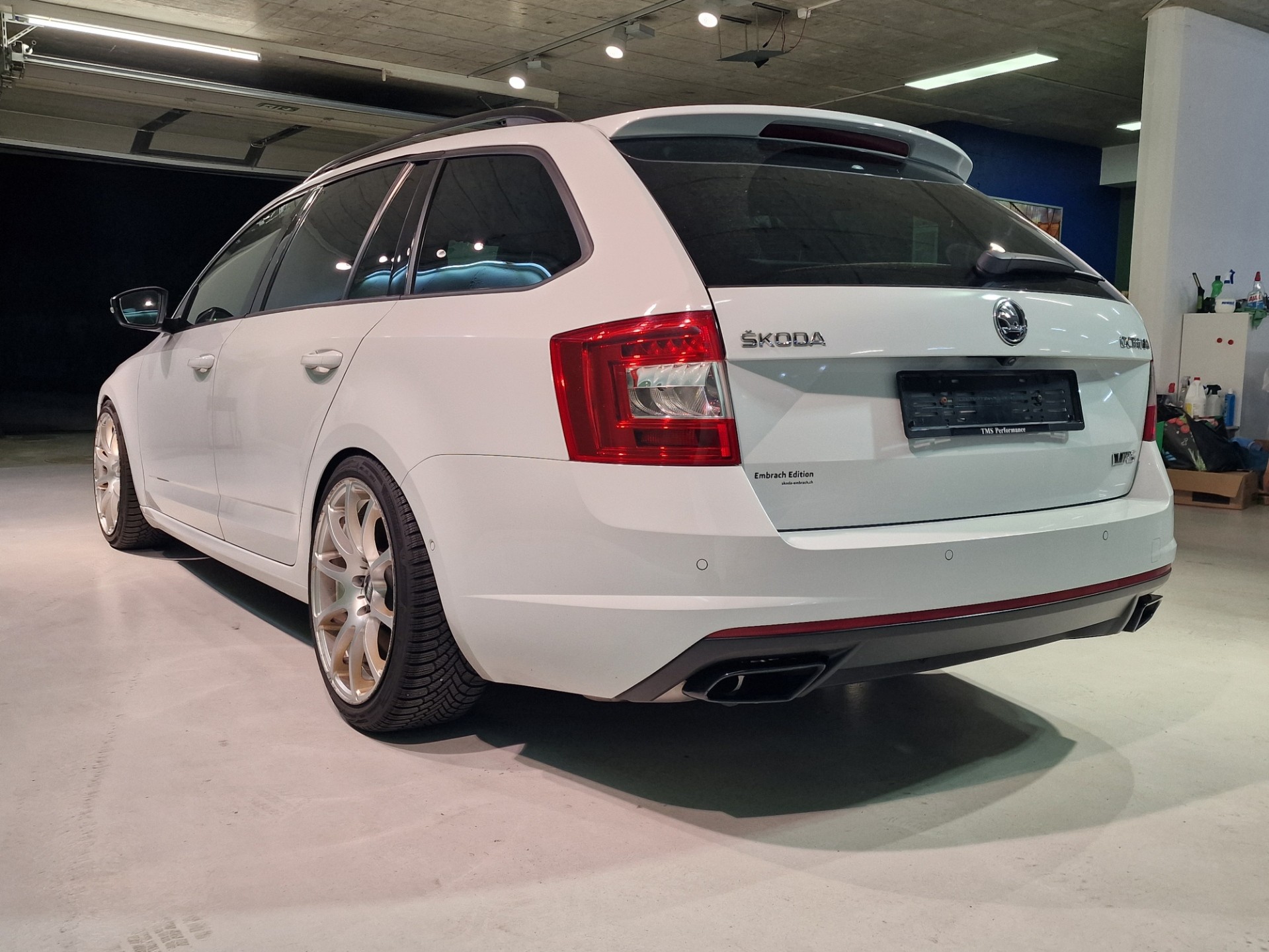 SKODA Octavia Combi 2.0 TSI RS 230 DSG-image-6