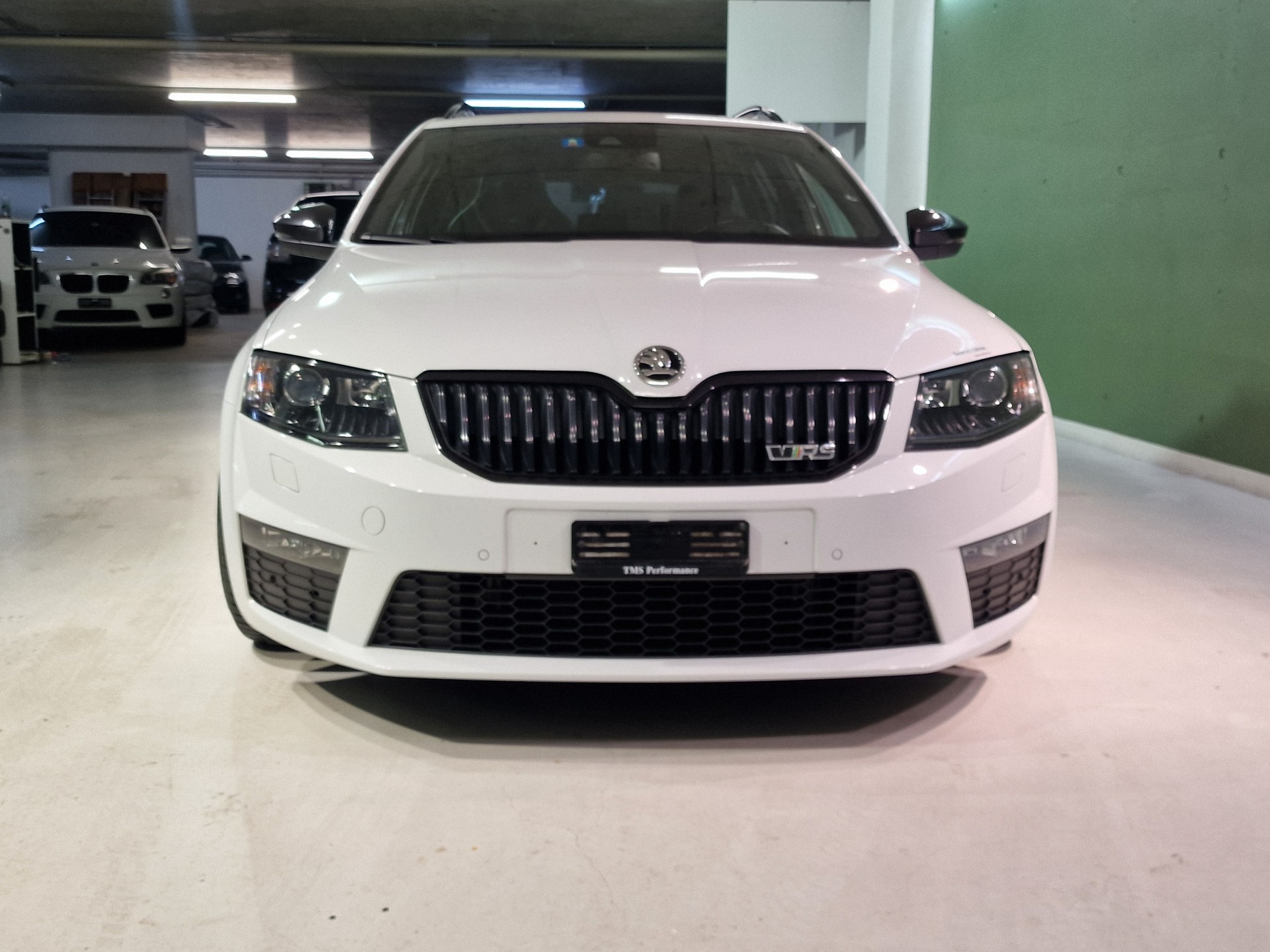 SKODA Octavia Combi 2.0 TSI RS 230 DSG-image-2