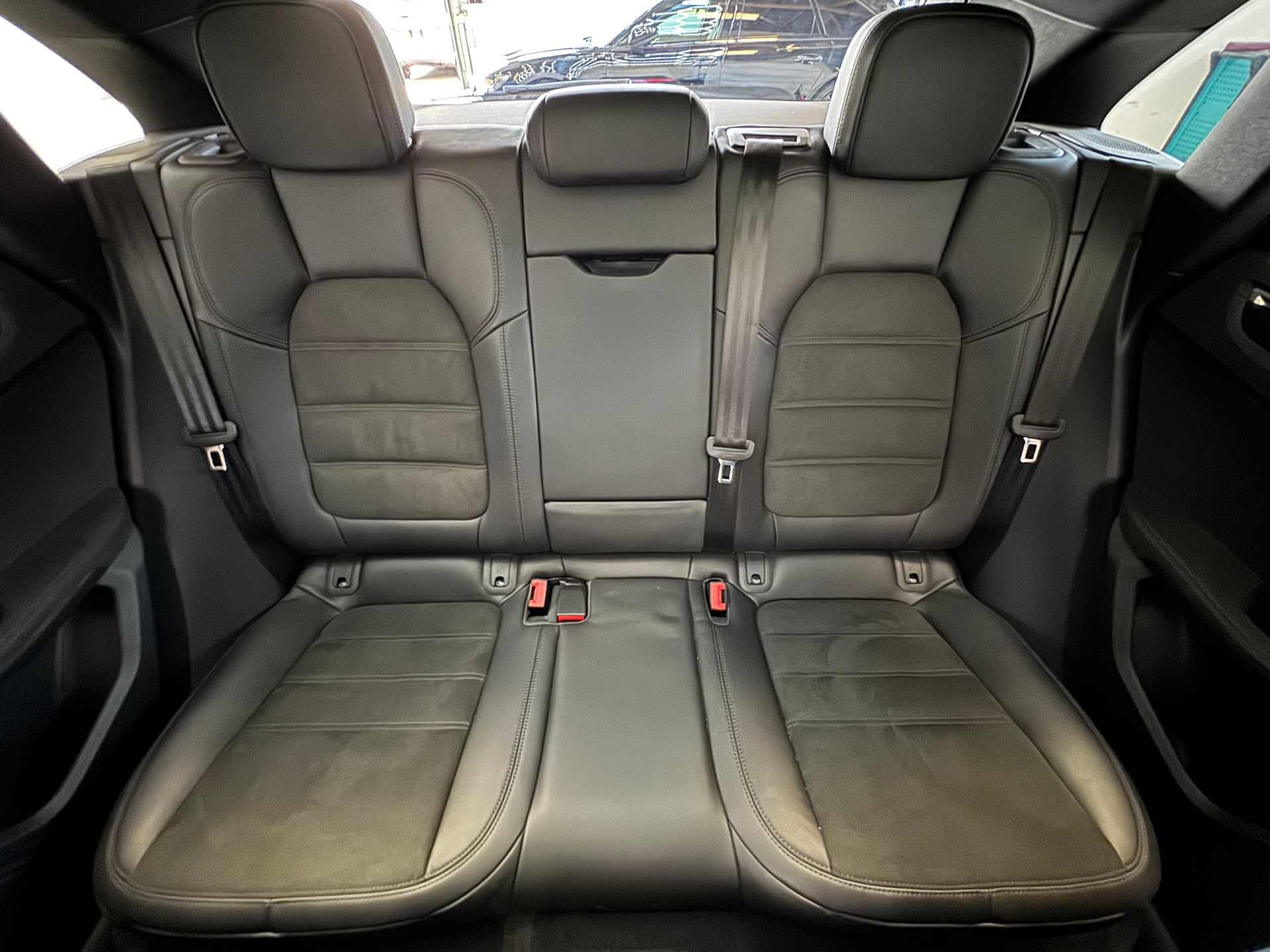 PORSCHE Macan GTS PDK | Facelift | Porsche Approved-image-25