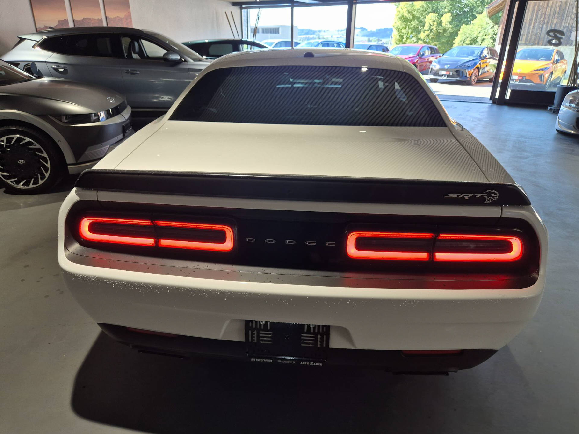 DODGE Challenger 6.2 V8 SC HEMI SRT Hellcat-image-6