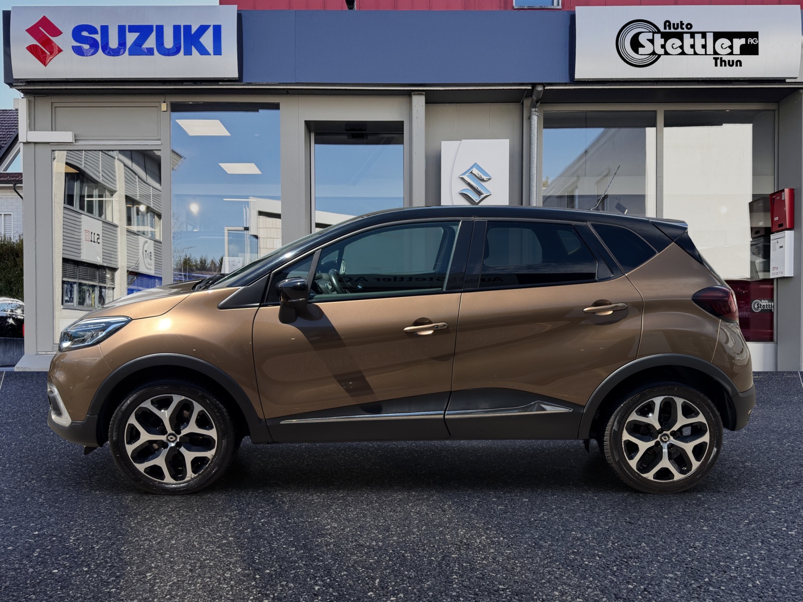 RENAULT Captur 1.2 T 16V Intens-showroom-element-2