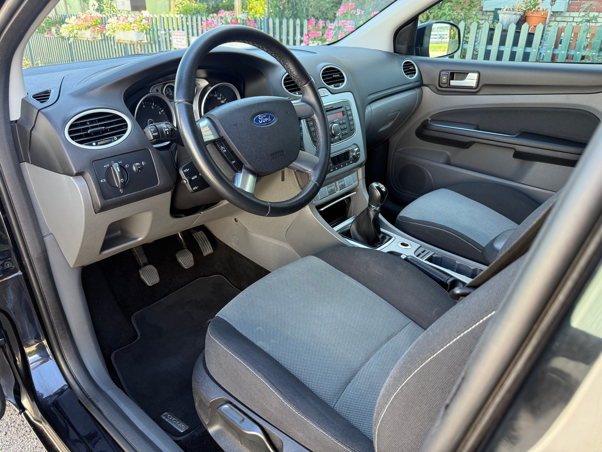FORD Focus 1.6i VCT Carving-image-8