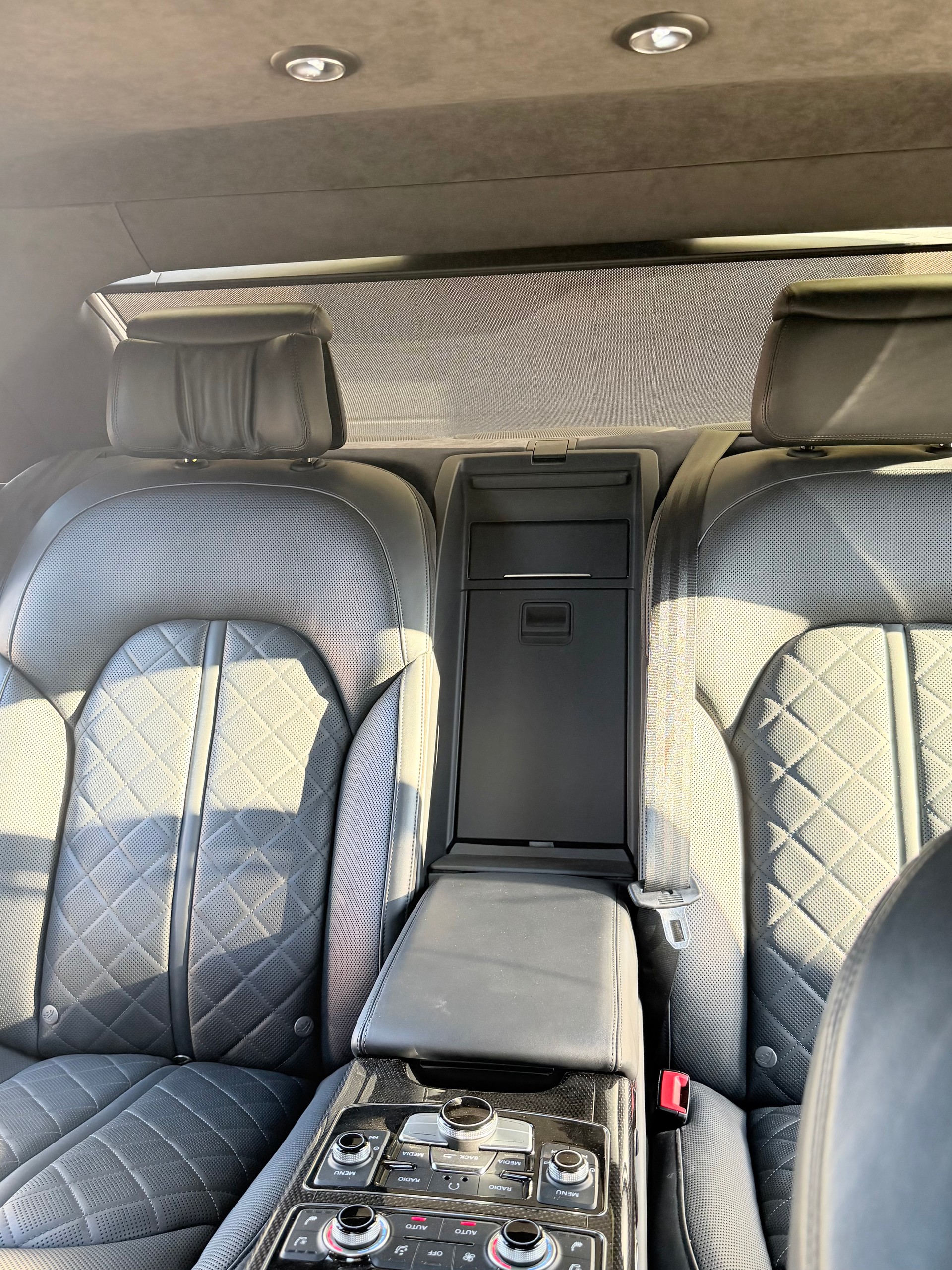 AUDI S8 4.0 V8 TFSI quattro T-Tronic-image-15