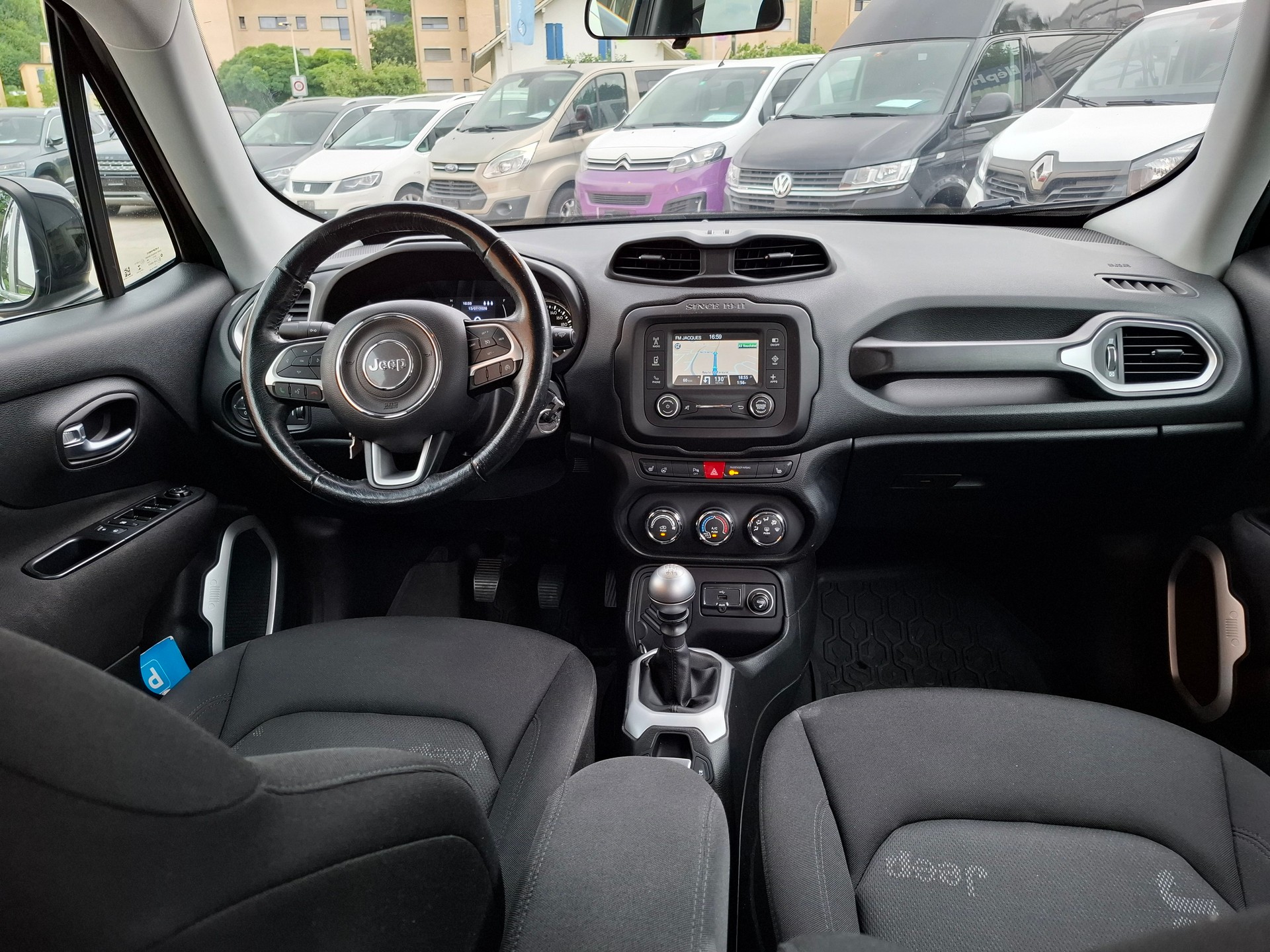 JEEP Renegade 1.4 Turbo Longitude-image-9