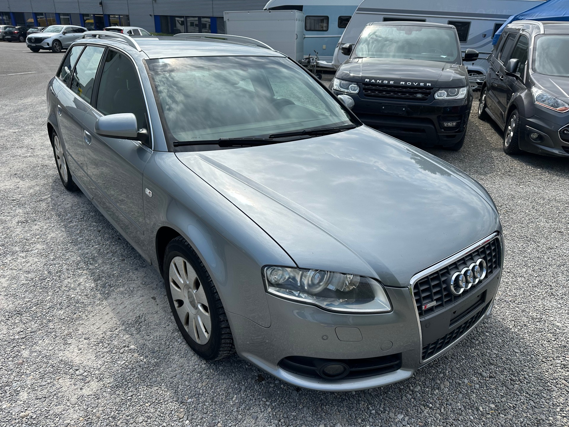 AUDI A4 Avant 2.0 Turbo FSI quattro-image-2