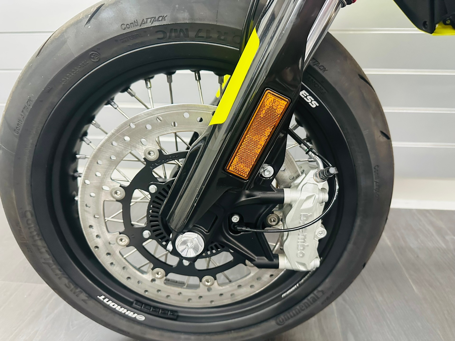 HUSQVARNA 701 Supermoto (35kW)-image-8