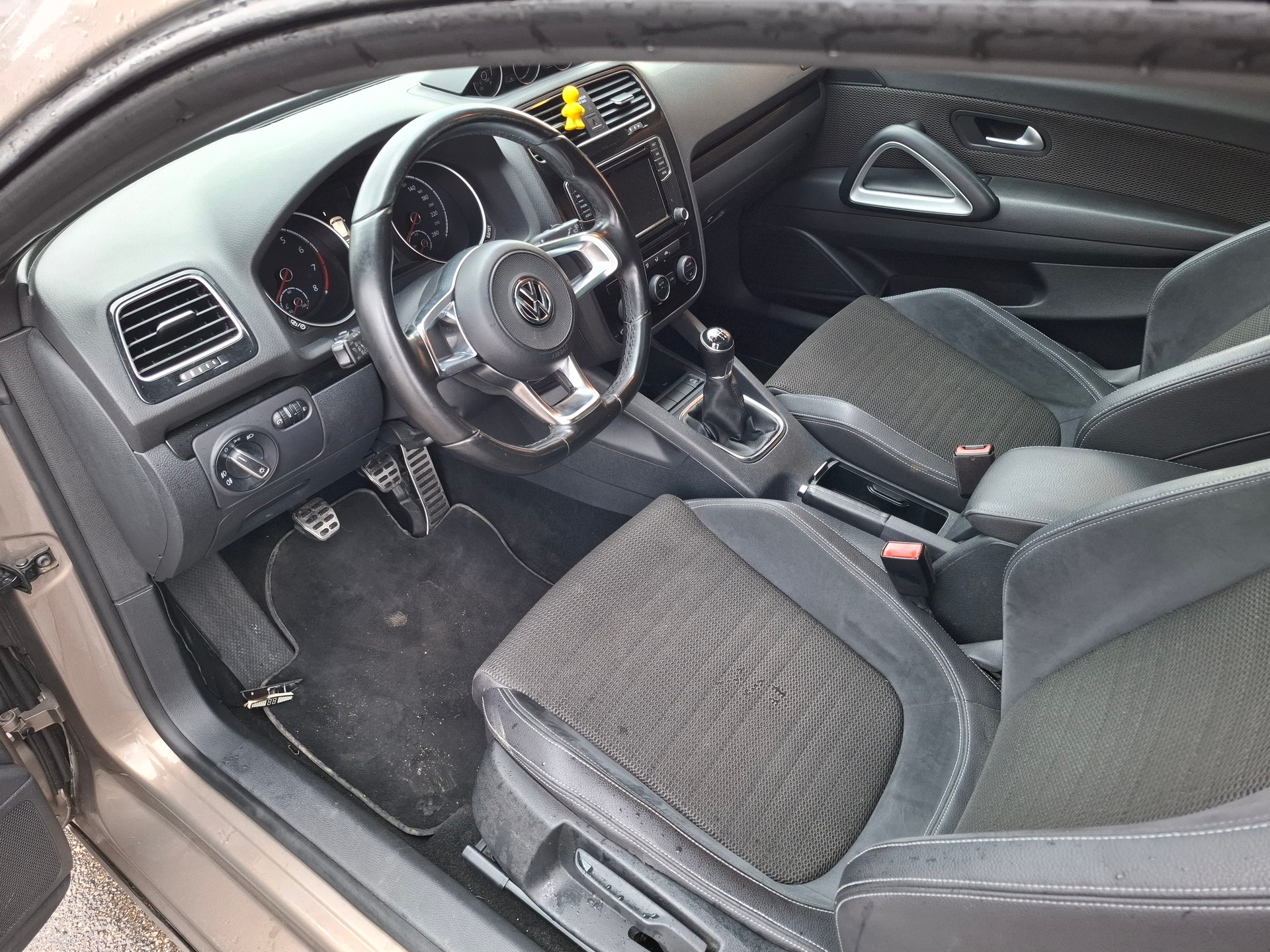 VW Scirocco 2.0 TSI BMT-image-7