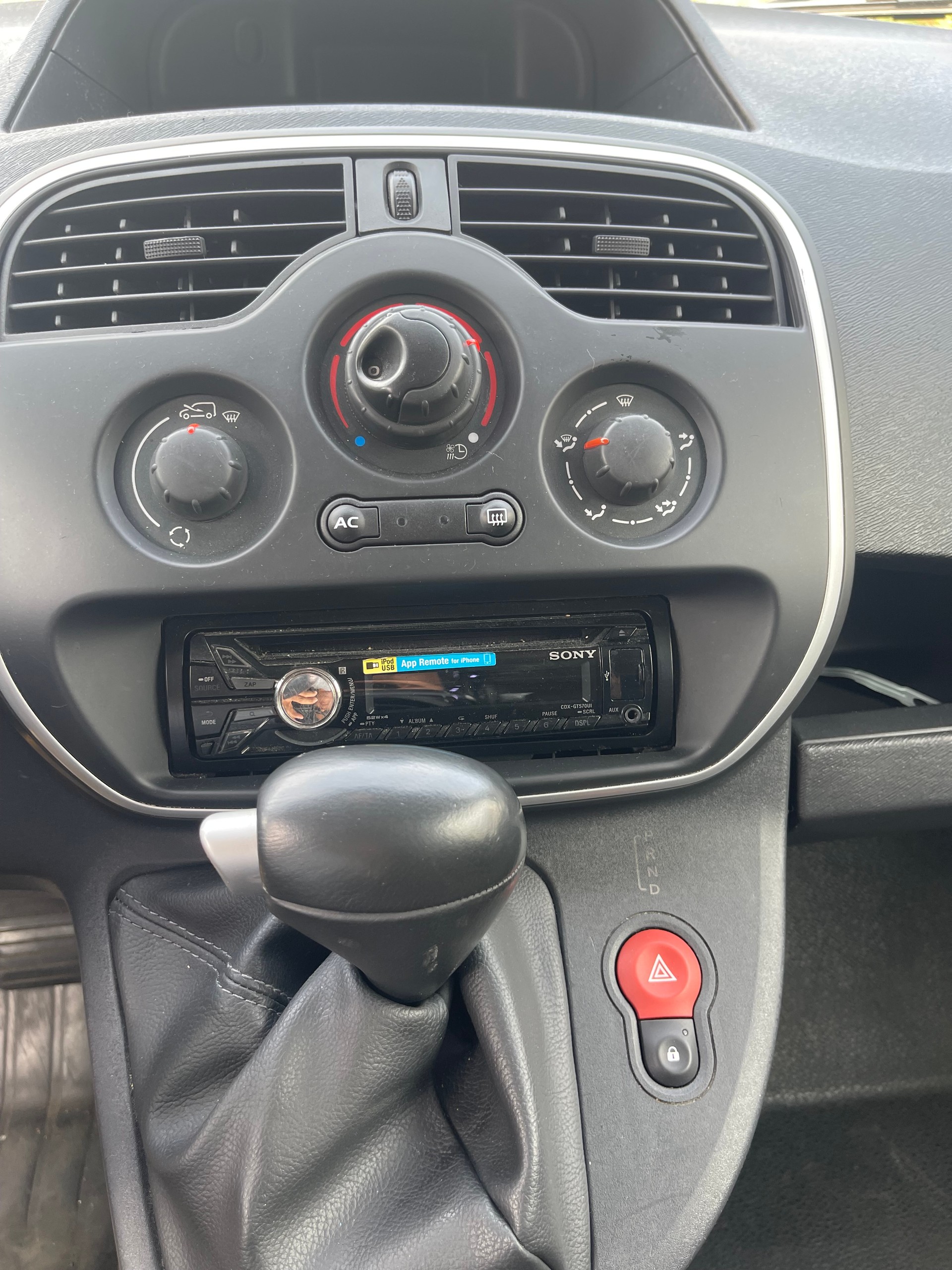 RENAULT Kangoo Z.E.-image-9