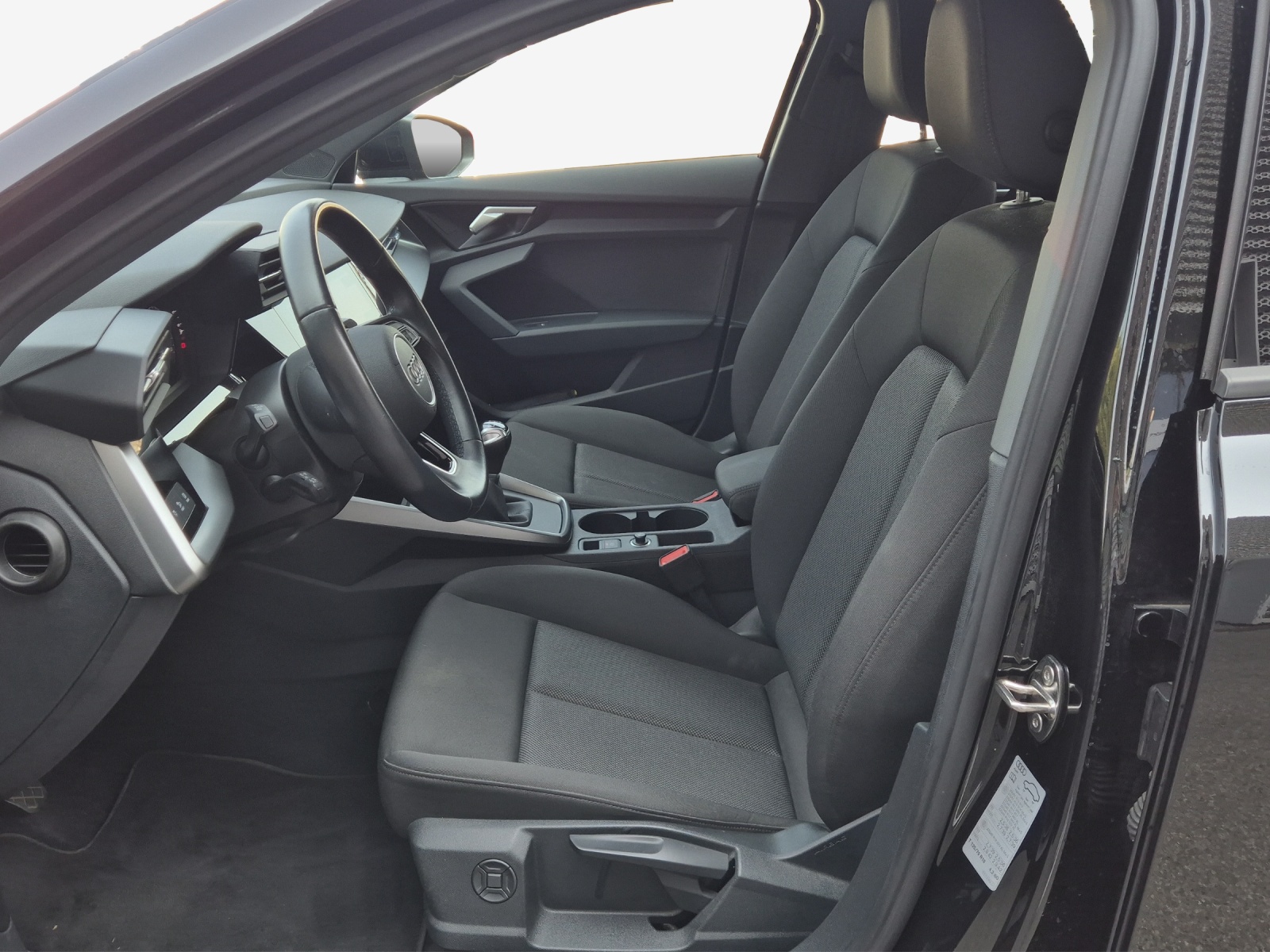 AUDI A3 Sportback 35 TFSI Attraction-image-7