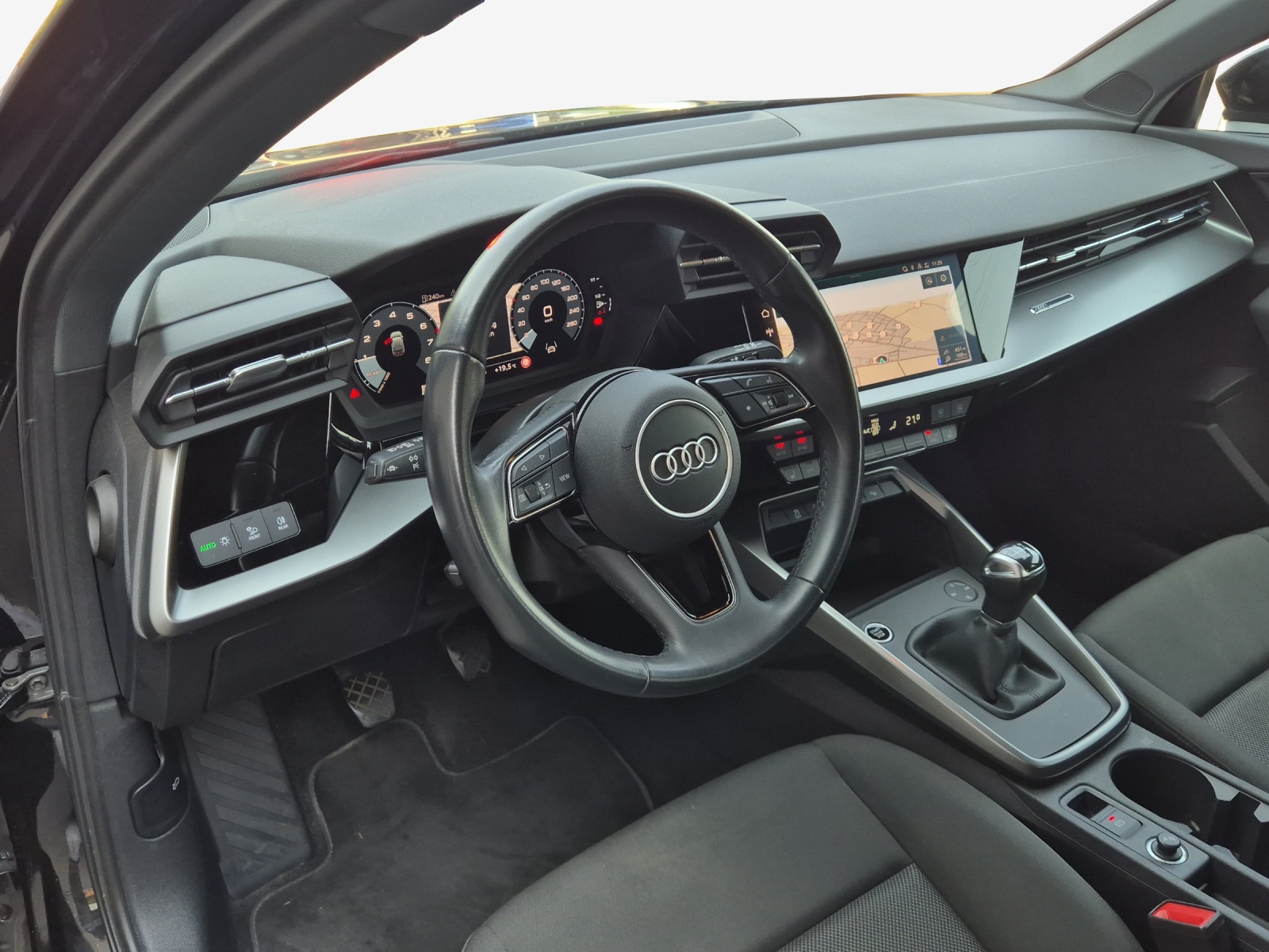 AUDI A3 Sportback 35 TFSI Attraction-image-15