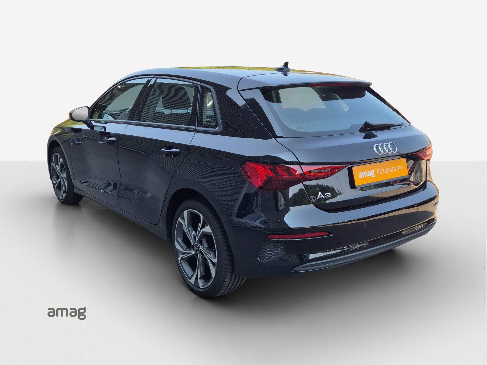 AUDI A3 Sportback 35 TFSI Attraction-showroom-element-2
