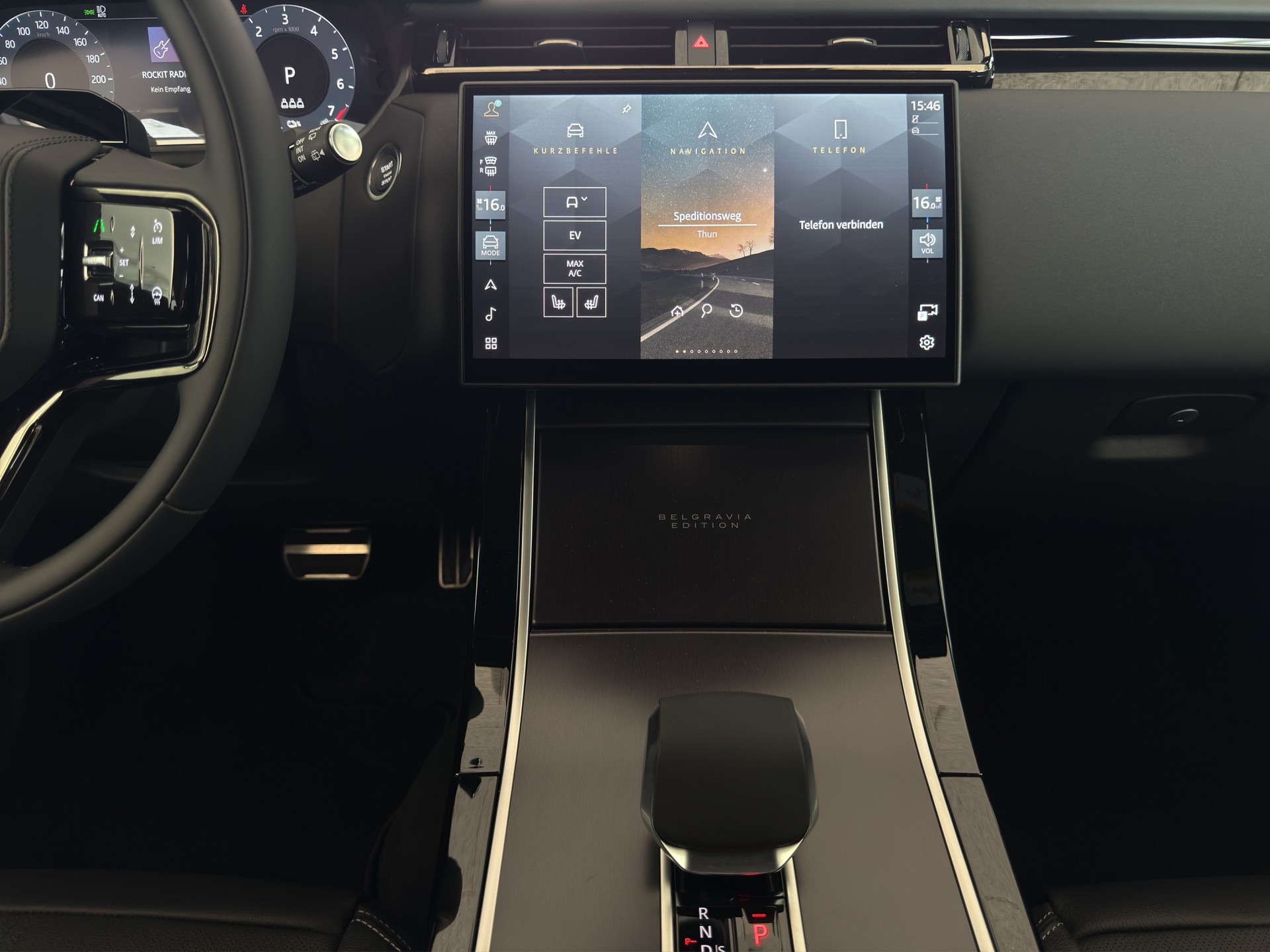 LAND ROVER Range Rover Velar 2.0 P400e Belgravia Edition-image-6