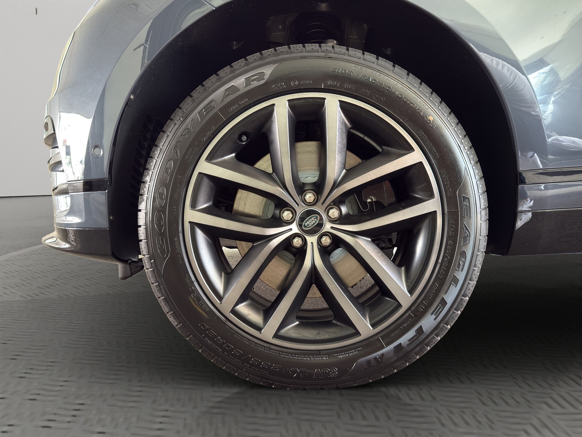 LAND ROVER Range Rover Velar 2.0 P400e Belgravia Edition-image-18